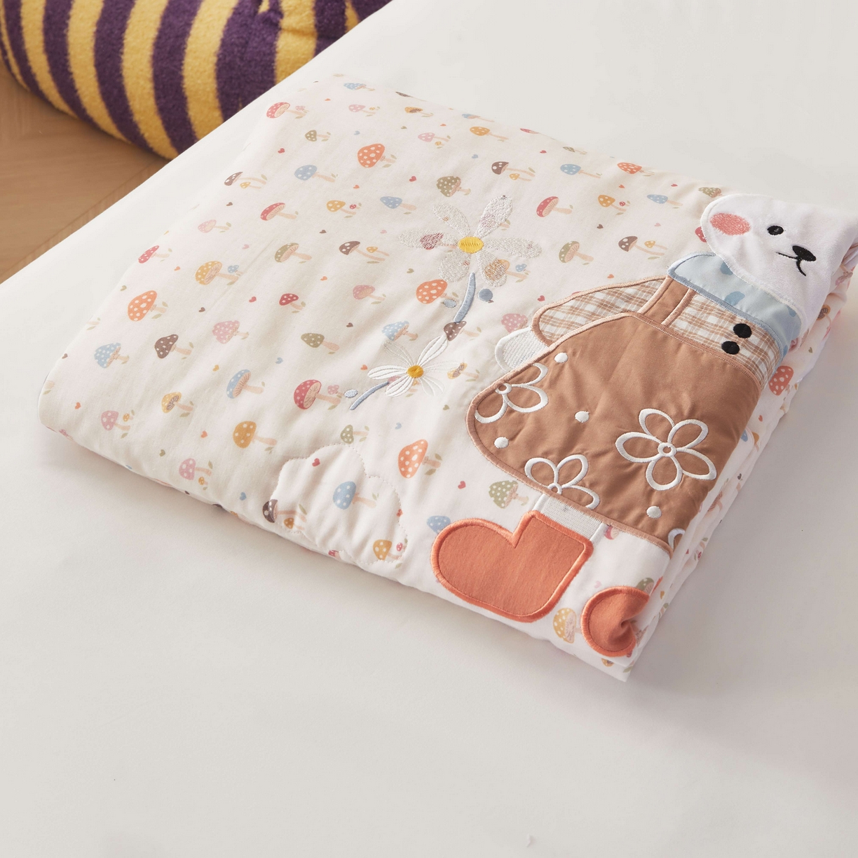 91家纺网 家纺一手货源 找家纺 （总）荷马之梦 2026新款全棉纯棉双层纱印花贴布绣卡通山茶蚕丝儿童夏被-轻芯系列