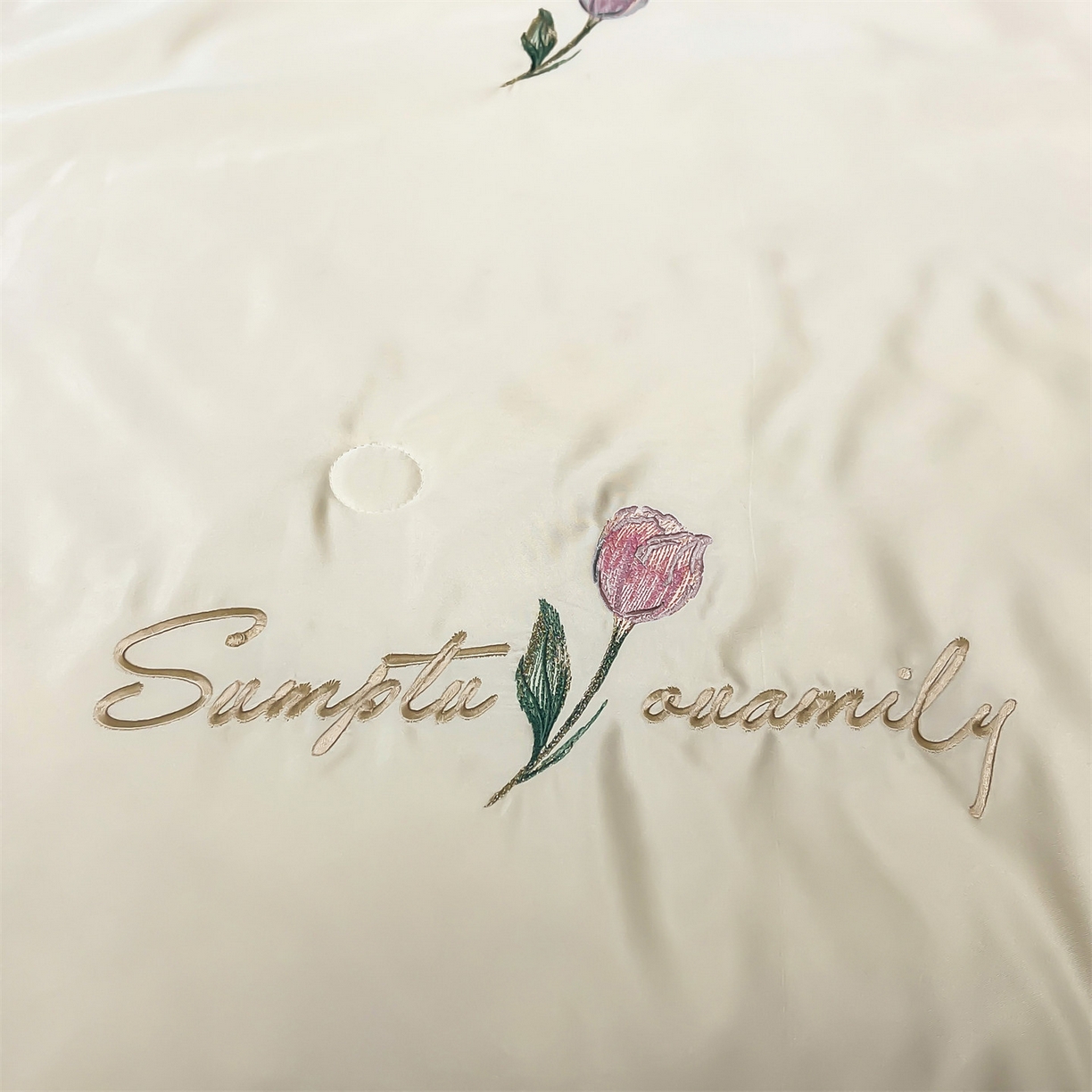 91家纺网 家纺一手货源 找家纺 梵蒂莎 2026新款满绣系列-水洗真丝空调被水洗冰丝夏被四件套夏凉被（需要买家秀，加微信） 郁金香-白紫