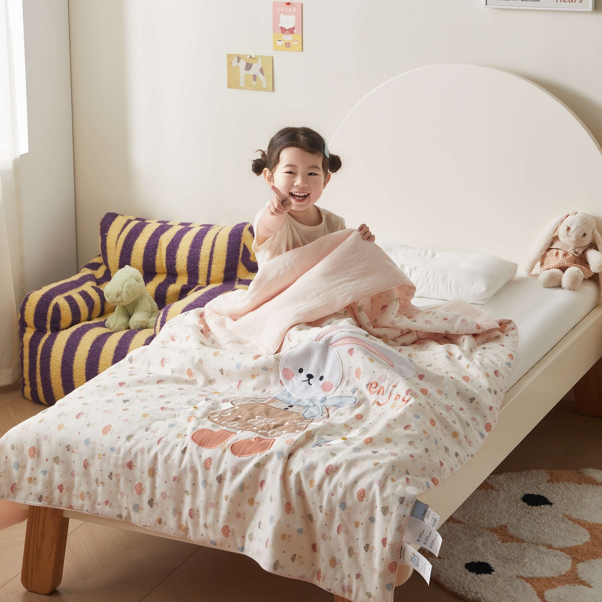 91家纺网 家纺一手货源 找家纺 荷马之梦 2026新款全棉纯棉双层纱印花贴布绣卡通山茶蚕丝儿童夏被-轻芯系列 花花小兔