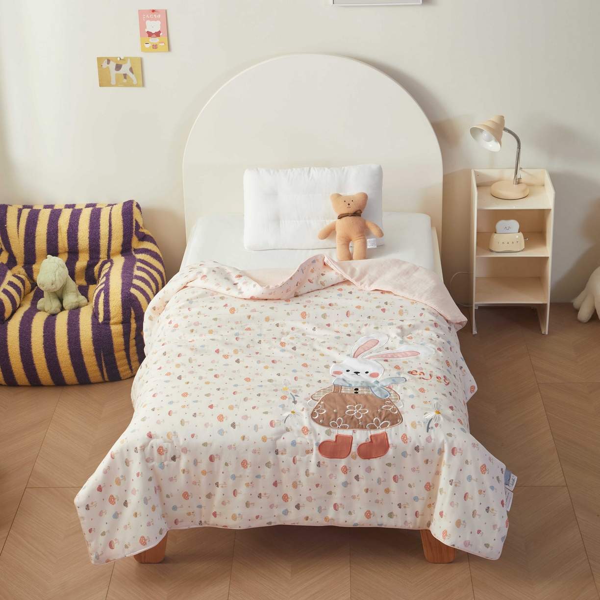 91家纺网 家纺一手货源 找家纺 荷马之梦 2026新款全棉纯棉双层纱印花贴布绣卡通山茶蚕丝儿童夏被-轻芯系列 花花小兔