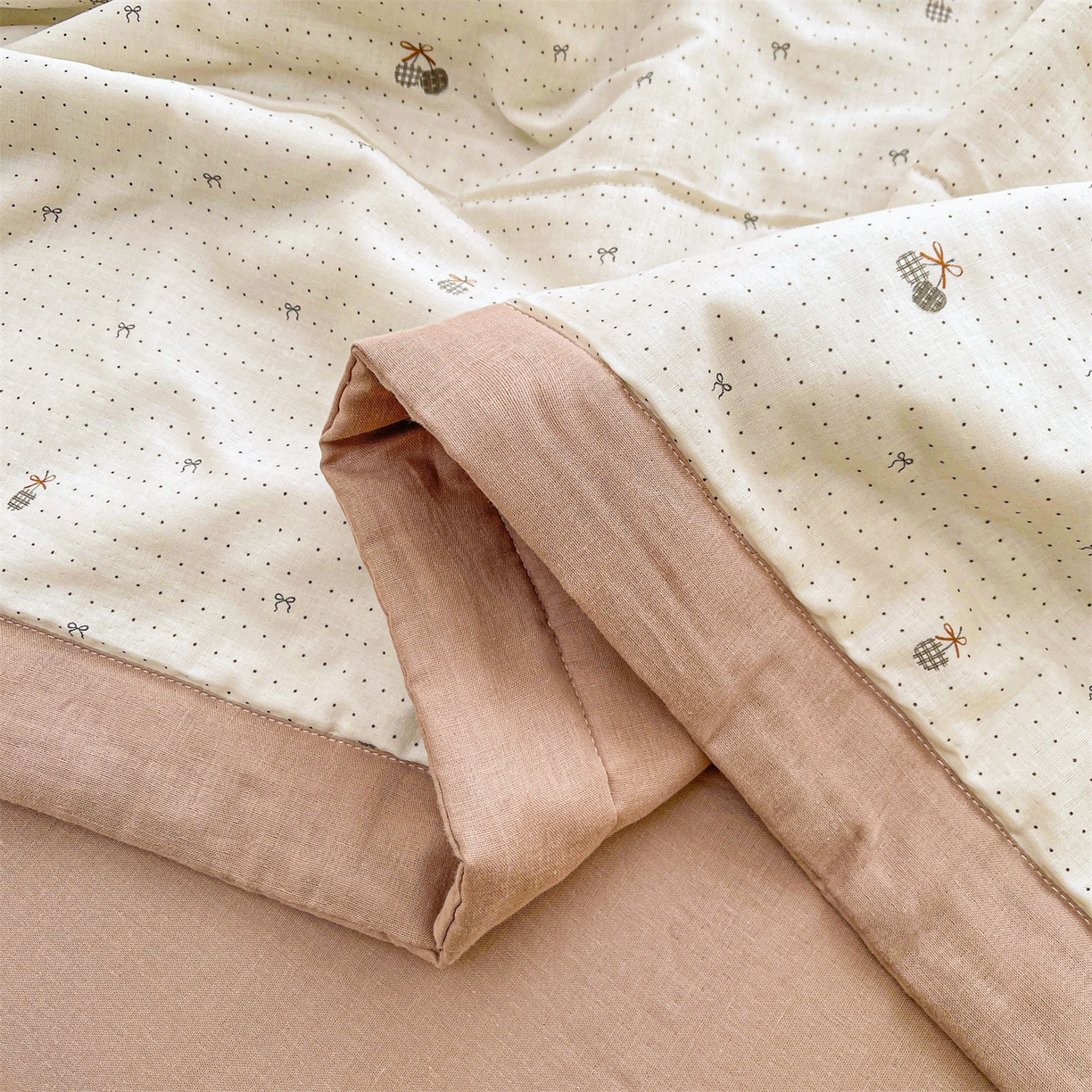 91家纺网 家纺一手货源 找家纺 梵蒂莎 2026新款全棉双层纱夏被四件套100%棉花夏凉被里外纯棉被子被芯（需要买家秀，加微信） 点点微澜