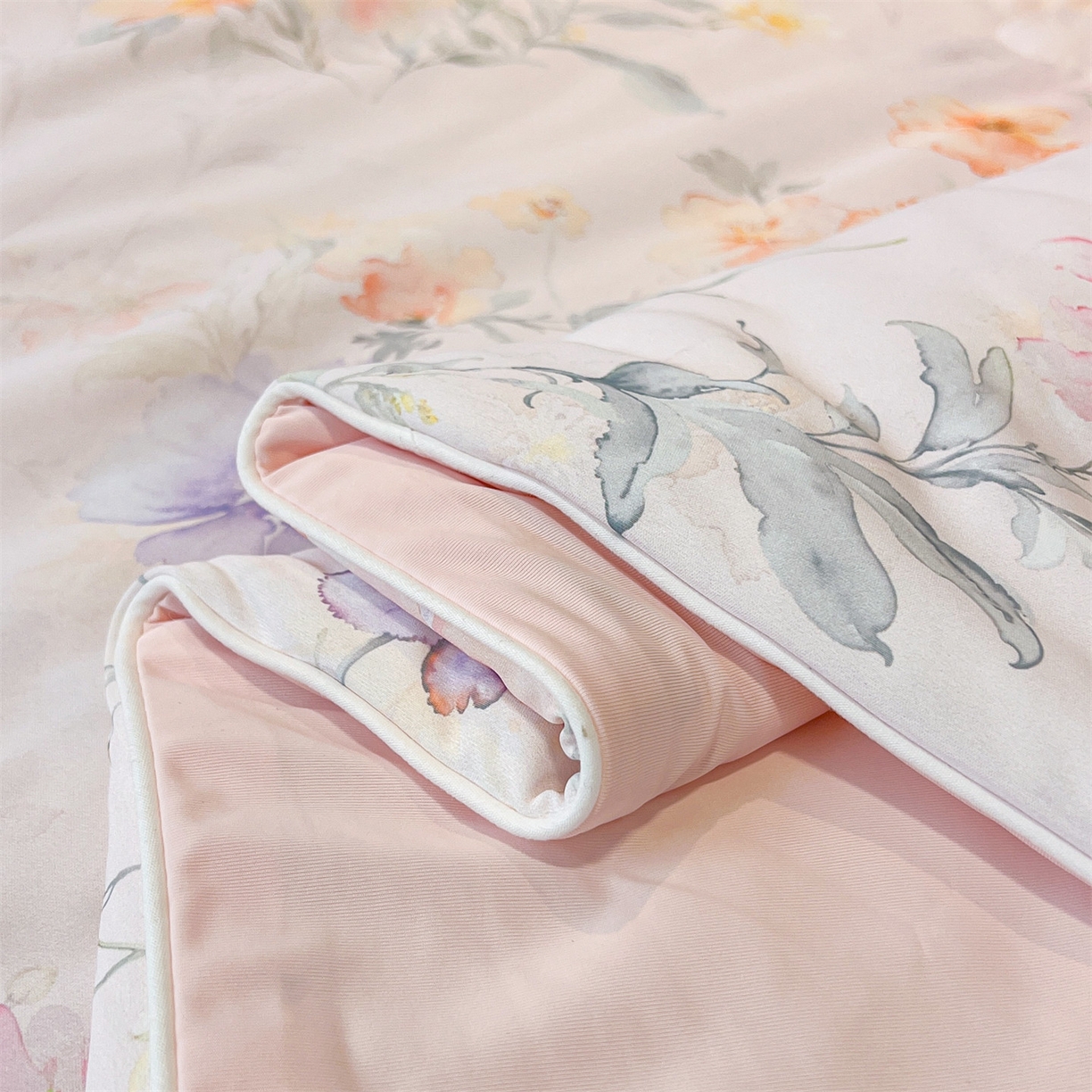 91家纺网 家纺一手货源 找家纺 小禹仔家纺 2026新款氨纶凉感印花夏被 风荷举