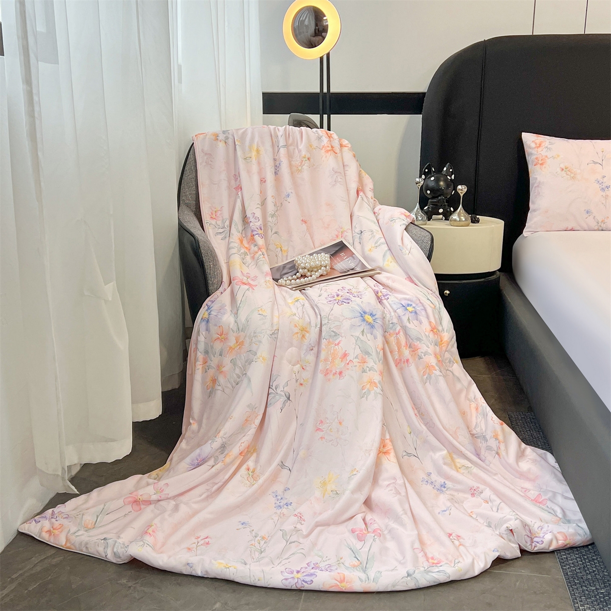 91家纺网 家纺一手货源 找家纺 小禹仔家纺 2026新款氨纶凉感印花夏被 风荷举