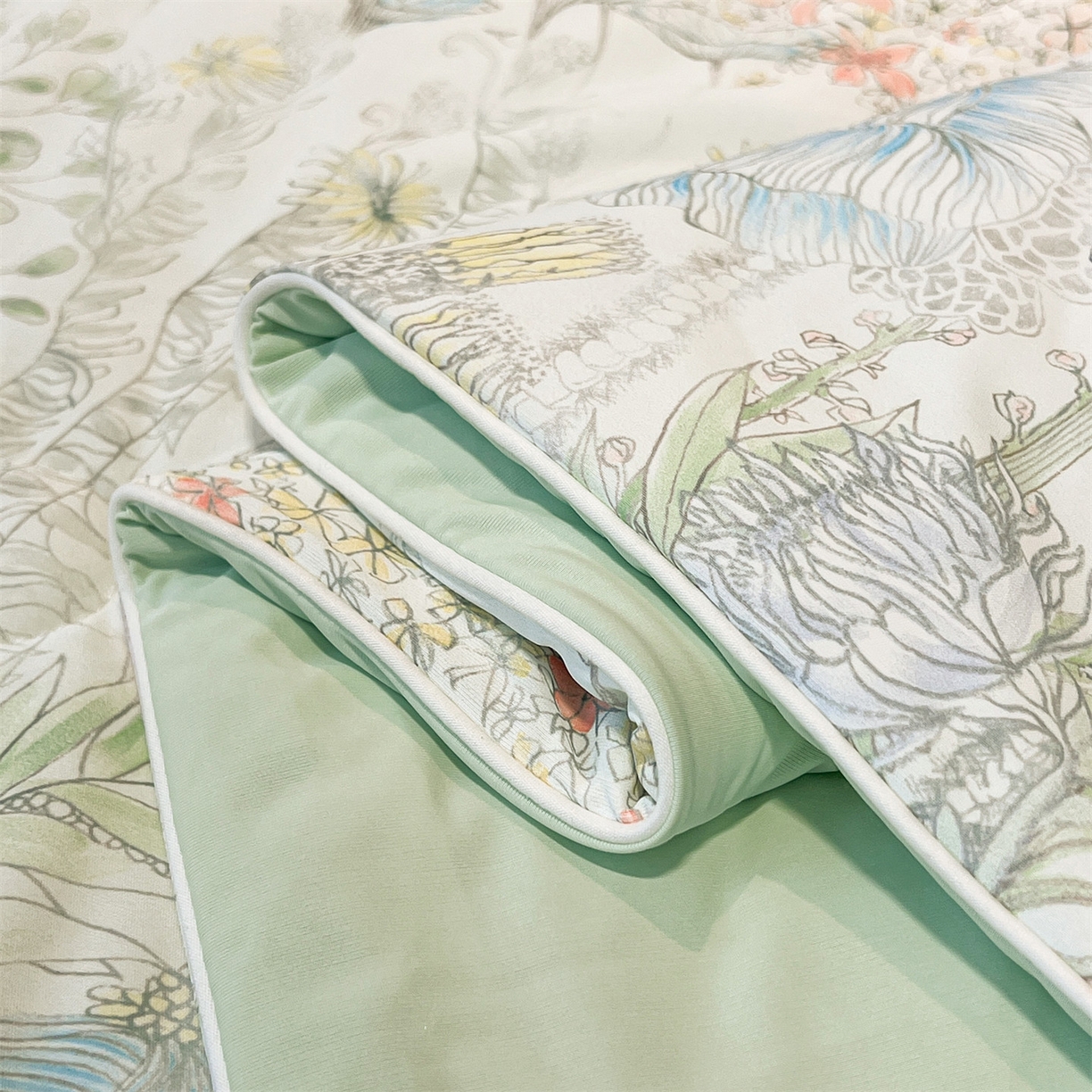 91家纺网 家纺一手货源 找家纺 小禹仔家纺 2026新款氨纶凉感印花夏被 花陌语