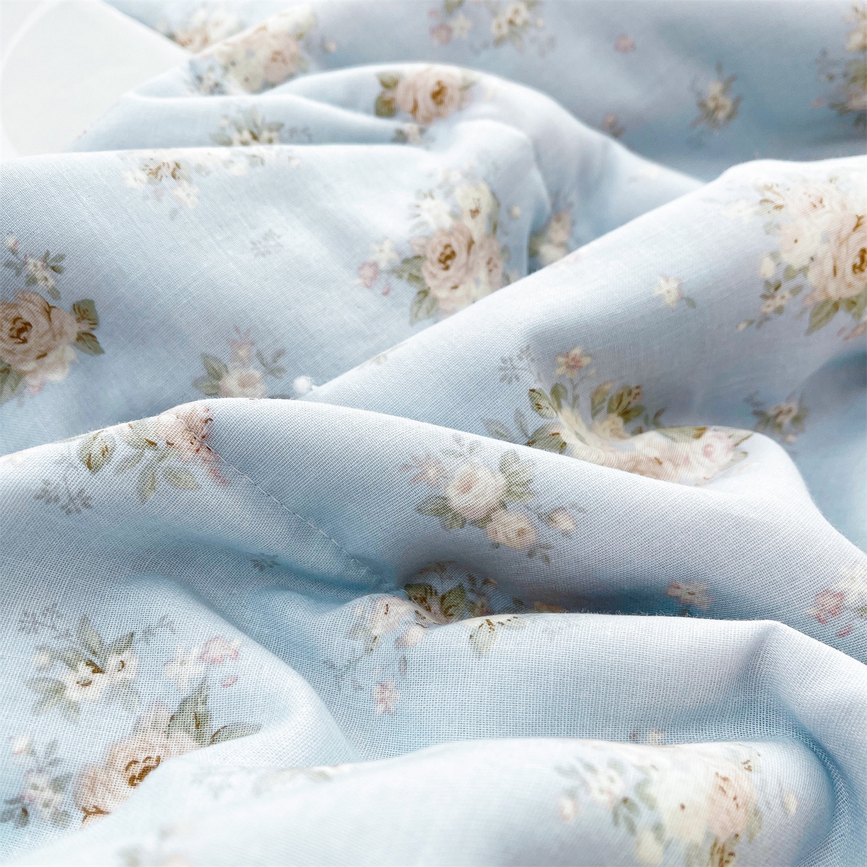 91家纺网 家纺一手货源 找家纺 梵蒂莎 2026新款全棉双层纱夏被四件套100%棉花夏凉被里外纯棉被子被芯（需要买家秀，加微信） 夏日牡丹-蓝