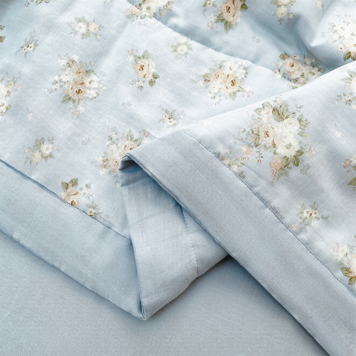 91家纺网 家纺一手货源 找家纺 梵蒂莎 2026新款全棉双层纱夏被四件套100%棉花夏凉被里外纯棉被子被芯（需要买家秀，加微信） 夏日牡丹-蓝