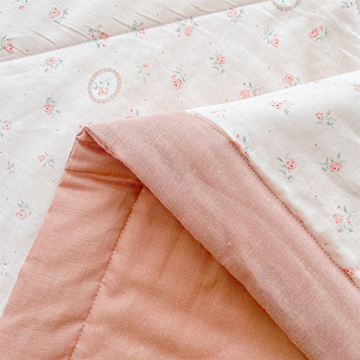 91家纺网 家纺一手货源 找家纺 梵蒂莎 2026新款全棉双层纱夏被四件套100%棉花夏凉被里外纯棉被子被芯（需要买家秀，加微信） 雅蓝缕