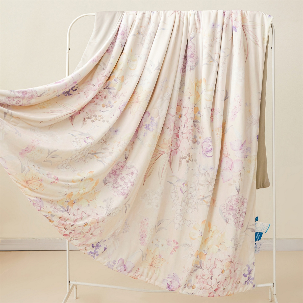 91家纺网 家纺一手货源 找家纺 小禹仔家纺 2026新款氨纶凉感印花夏被 樱絮