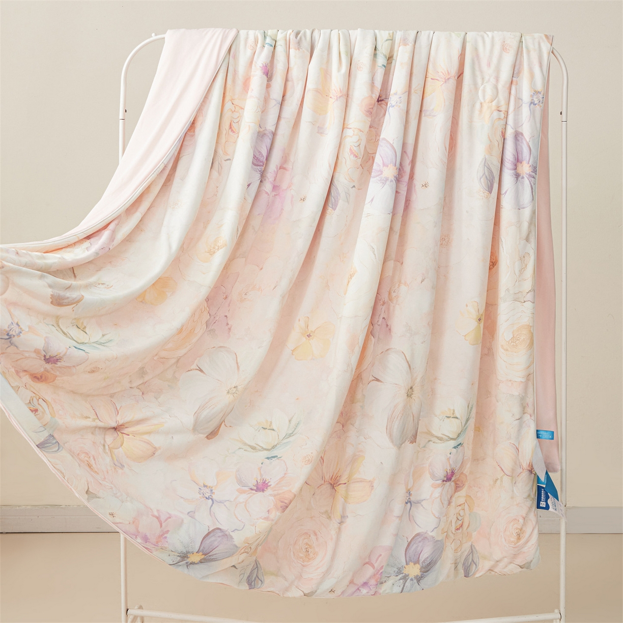 91家纺网 家纺一手货源 找家纺 小禹仔家纺 2026新款氨纶凉感印花夏被 櫻绯雨