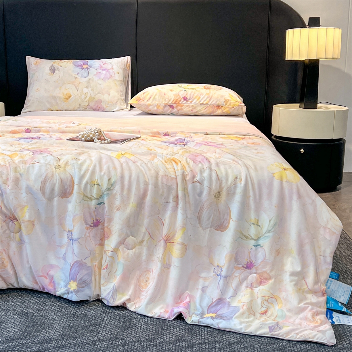 91家纺网 家纺一手货源 找家纺 小禹仔家纺 2026新款氨纶凉感印花夏被 櫻绯雨