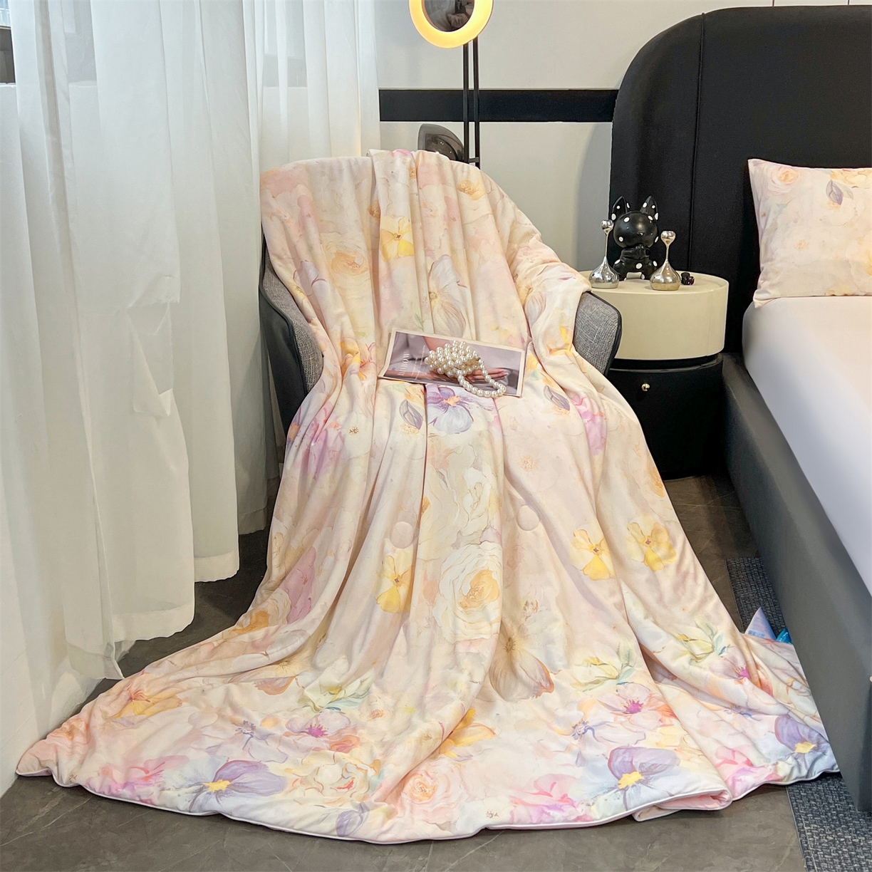 91家纺网 家纺一手货源 找家纺 小禹仔家纺 2026新款氨纶凉感印花夏被 櫻绯雨