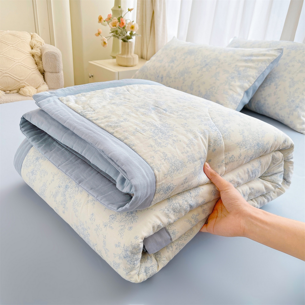 91家纺网 家纺一手货源 找家纺 梵蒂莎 2026新款全棉双层纱夏被四件套100%棉花夏凉被里外纯棉被子被芯（需要买家秀，加微信） 烟霞漫舞-蓝