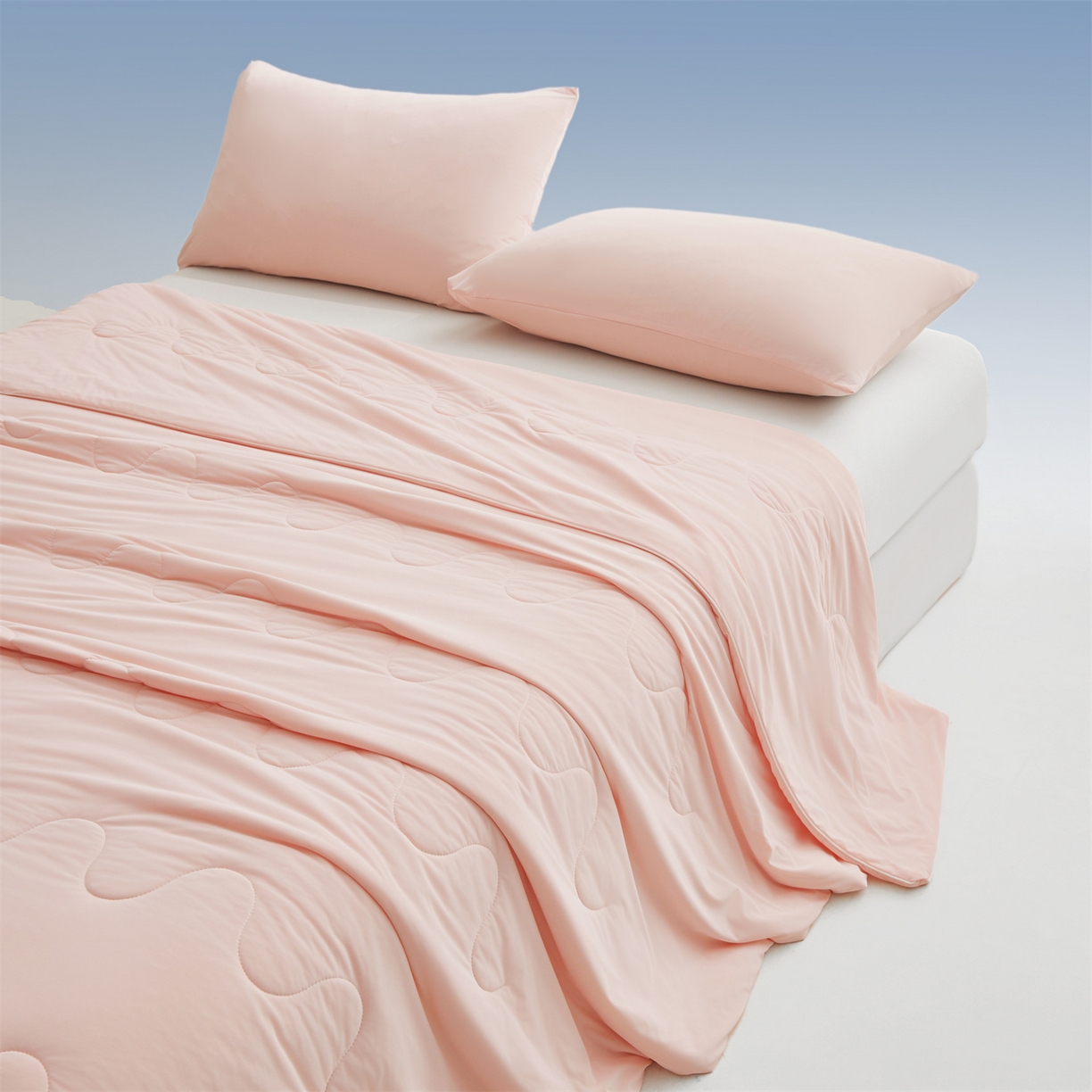 91家纺网 家纺一手货源 找家纺 小禹仔家纺 2026新款氨纶凉感印花夏被 冰感粉