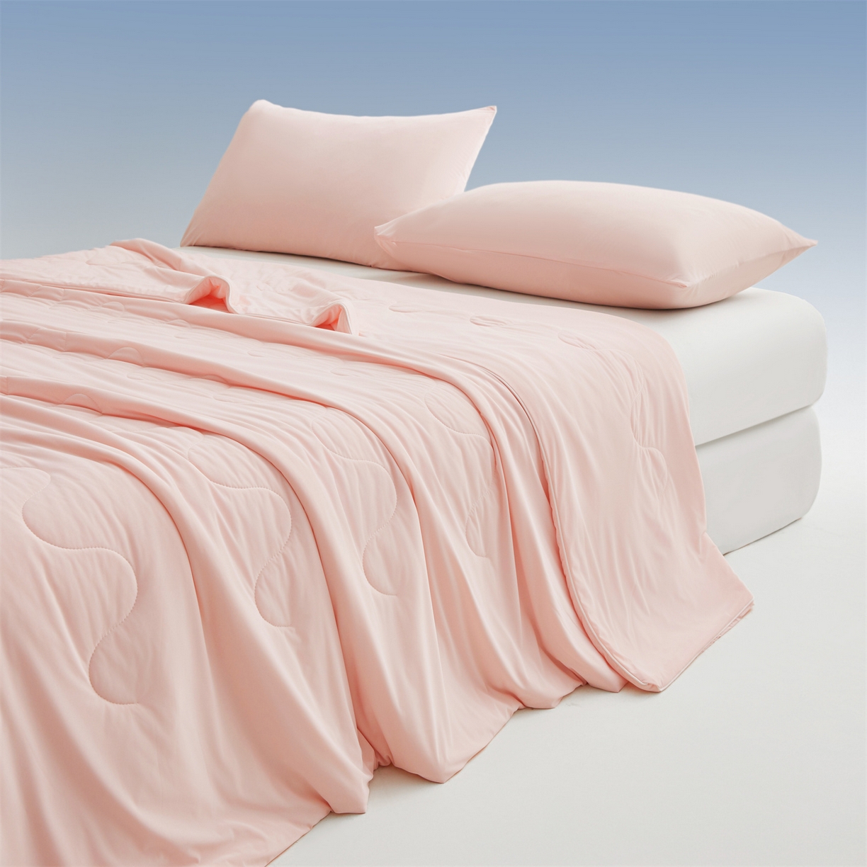 91家纺网 家纺一手货源 找家纺 小禹仔家纺 2026新款氨纶凉感印花夏被 冰感粉