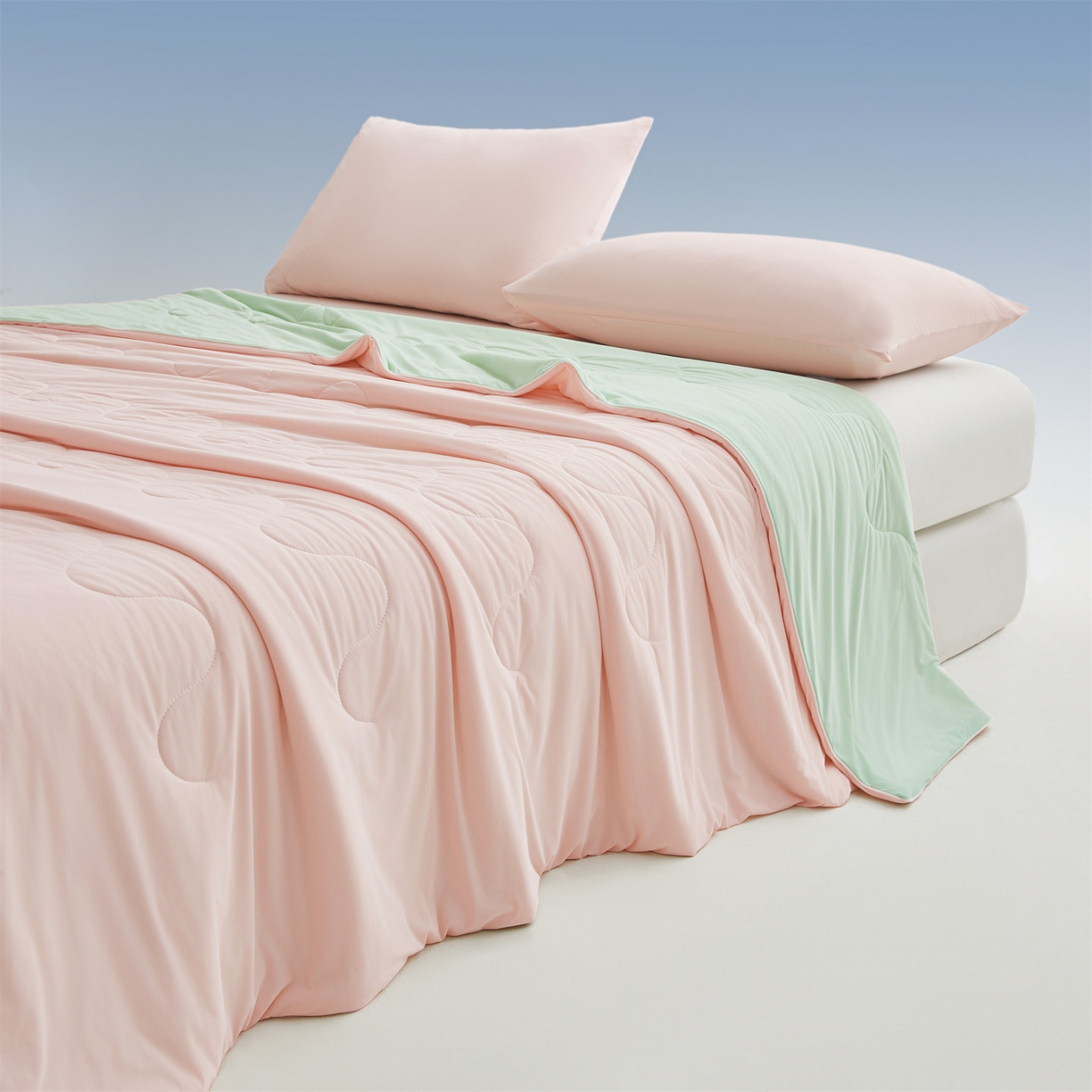 91家纺网 家纺一手货源 找家纺 小禹仔家纺 2026新款氨纶凉感印花夏被 冰感粉拼薄荷绿