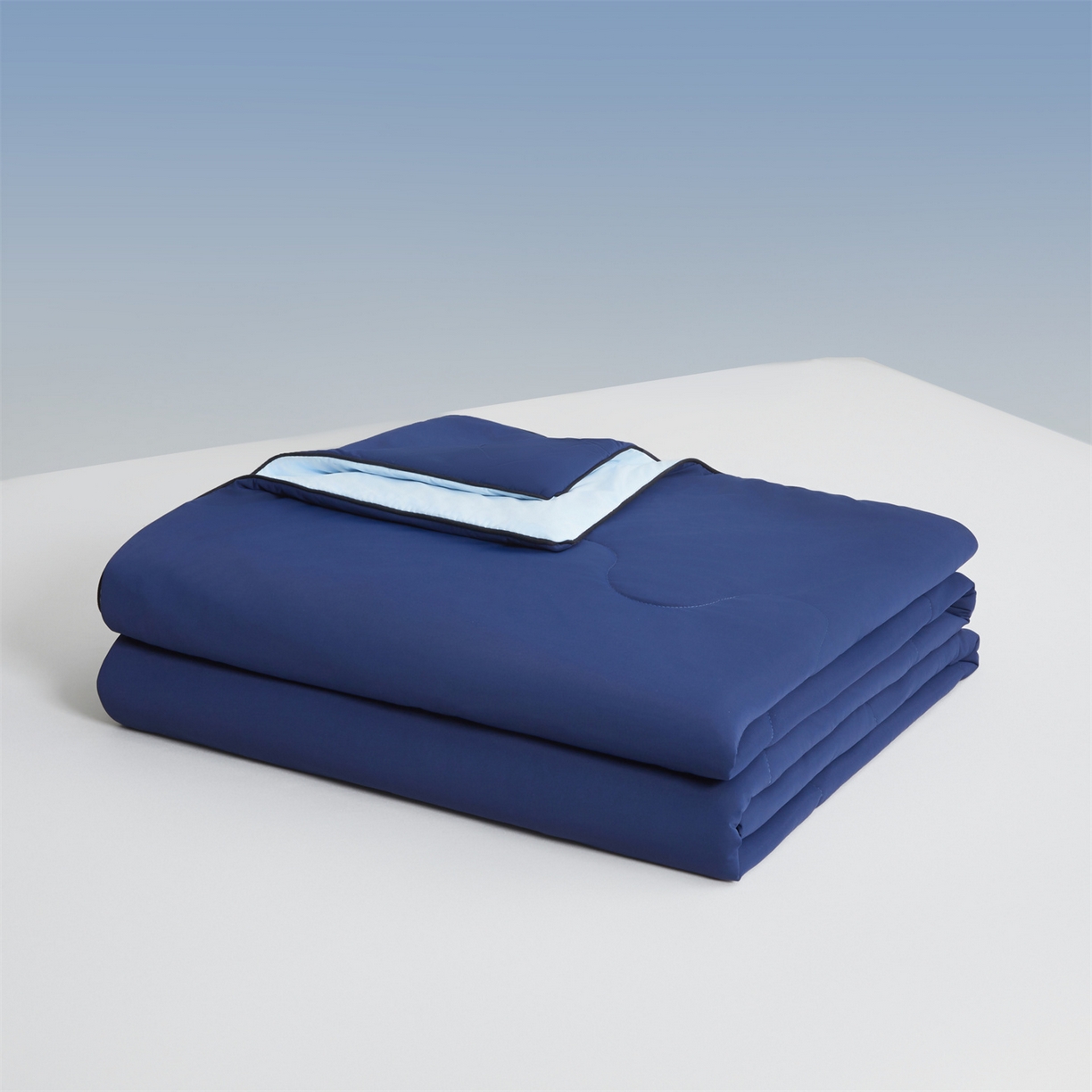 91家纺网 家纺一手货源 找家纺 小禹仔家纺 2026新款氨纶凉感印花夏被 藏青拼天空蓝