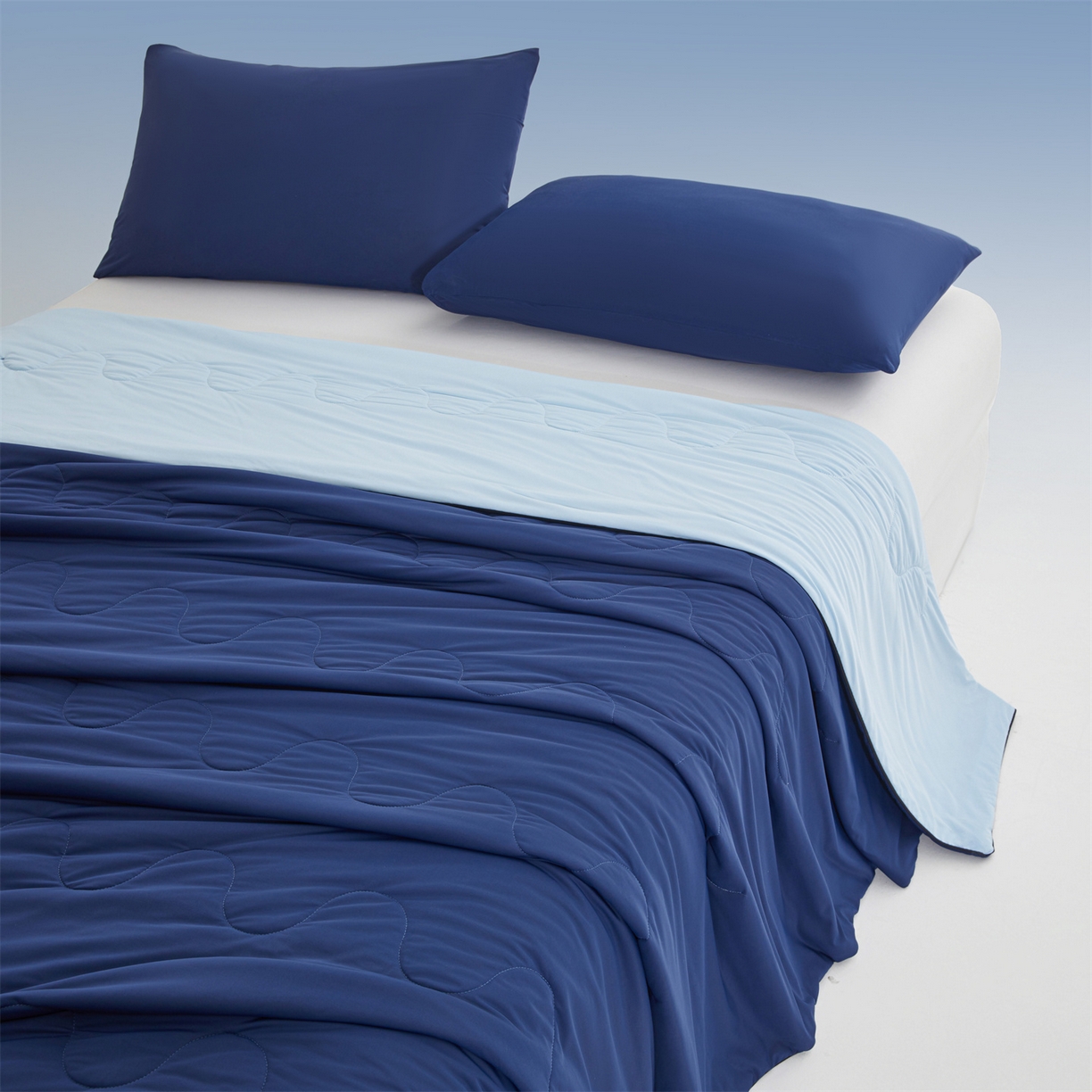 91家纺网 家纺一手货源 找家纺 小禹仔家纺 2026新款氨纶凉感印花夏被 藏青拼天空蓝