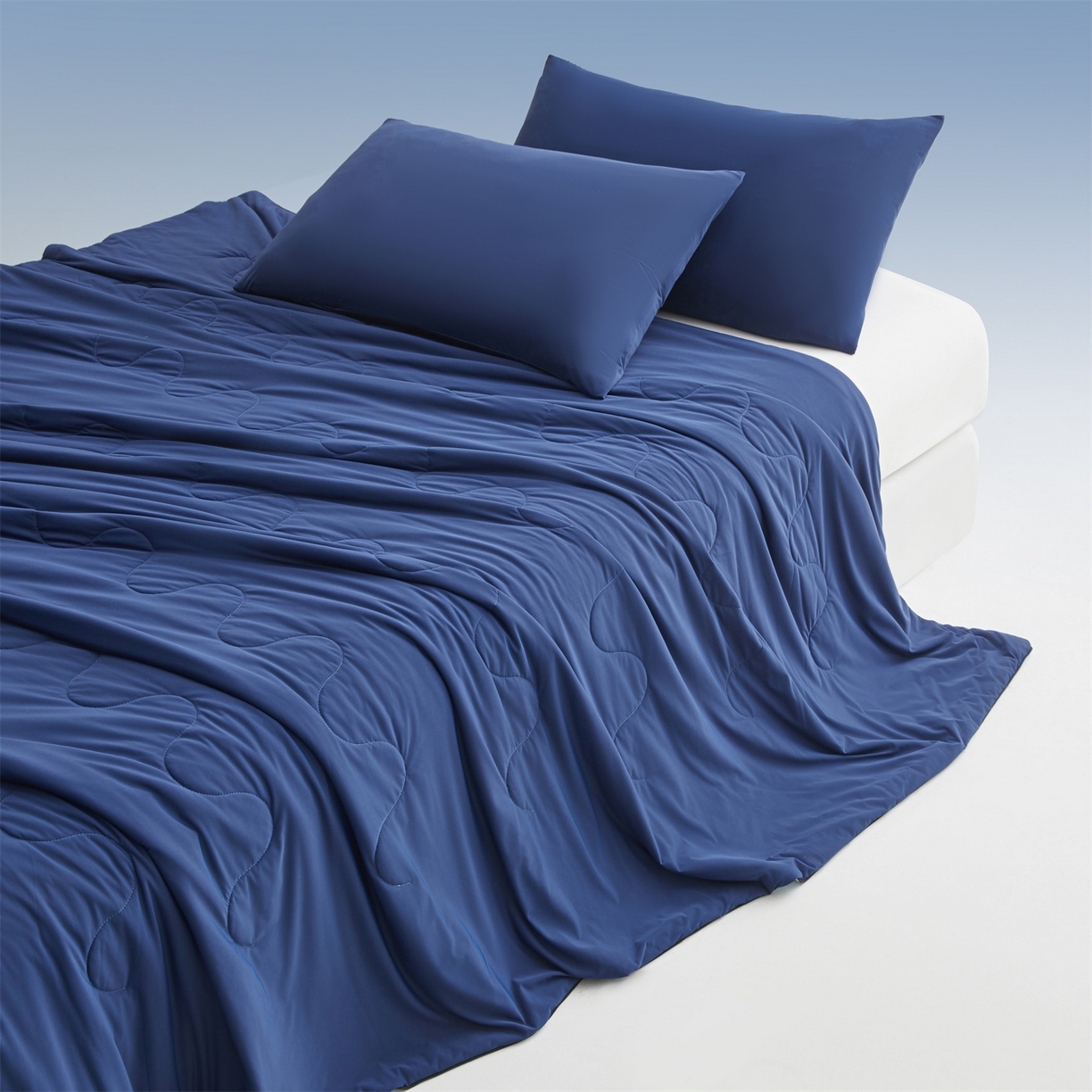 91家纺网 家纺一手货源 找家纺 小禹仔家纺 2026新款氨纶凉感印花夏被 藏青拼天空蓝