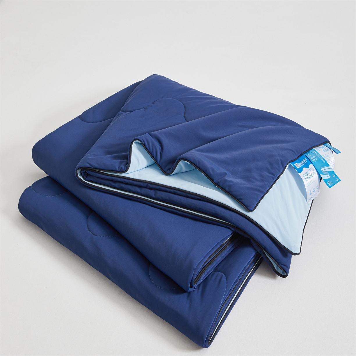 91家纺网 家纺一手货源 找家纺 小禹仔家纺 2026新款氨纶凉感印花夏被 藏青拼天空蓝