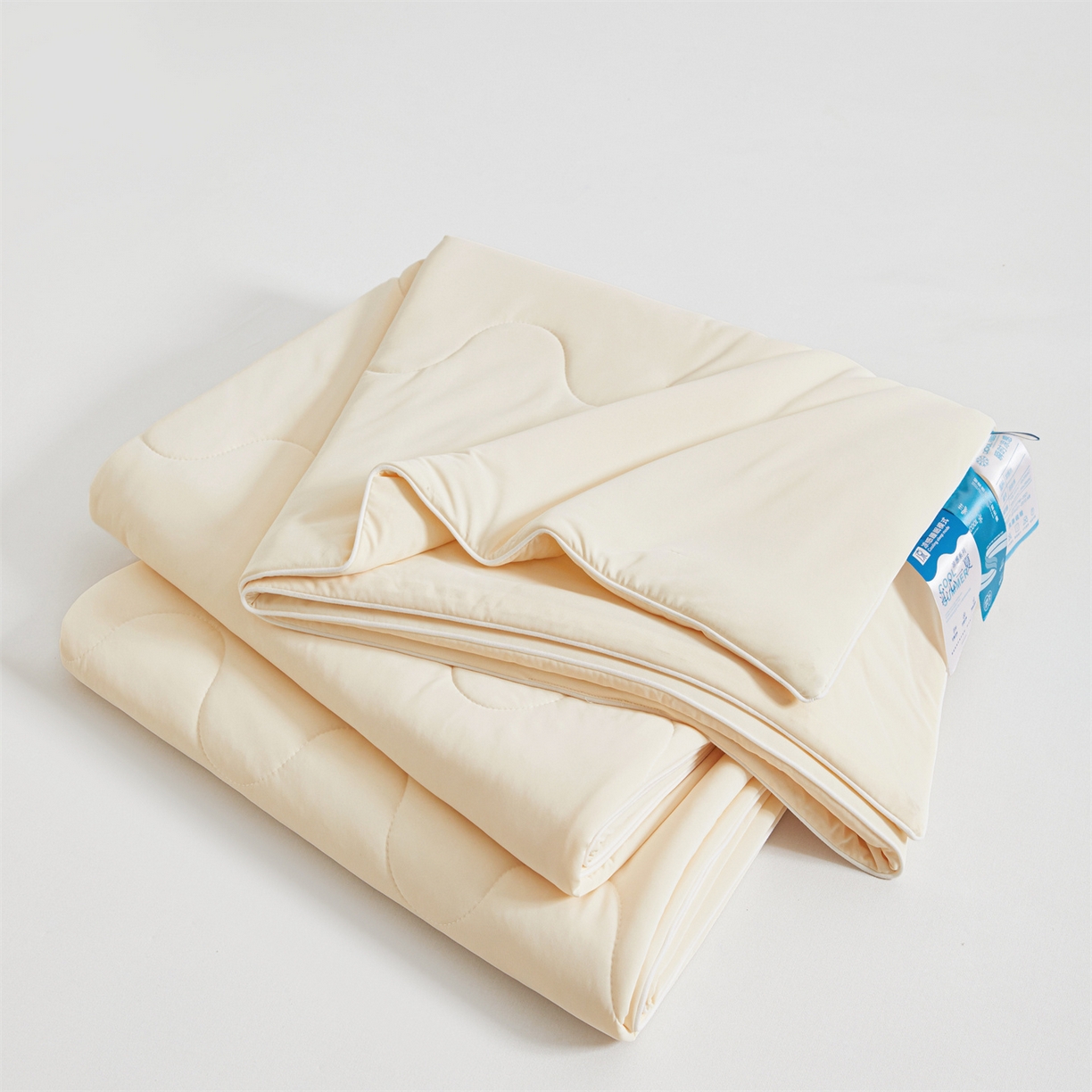 91家纺网 家纺一手货源 找家纺 小禹仔家纺 2026新款氨纶凉感印花夏被 米色