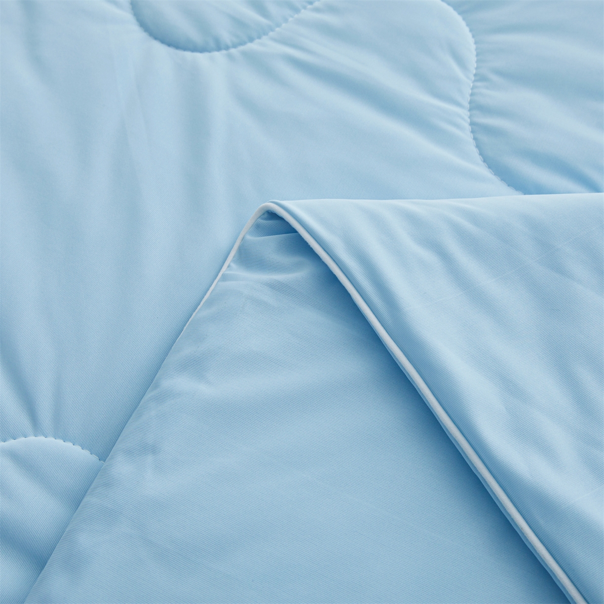 91家纺网 家纺一手货源 找家纺 小禹仔家纺 2026新款氨纶凉感印花夏被 天空蓝