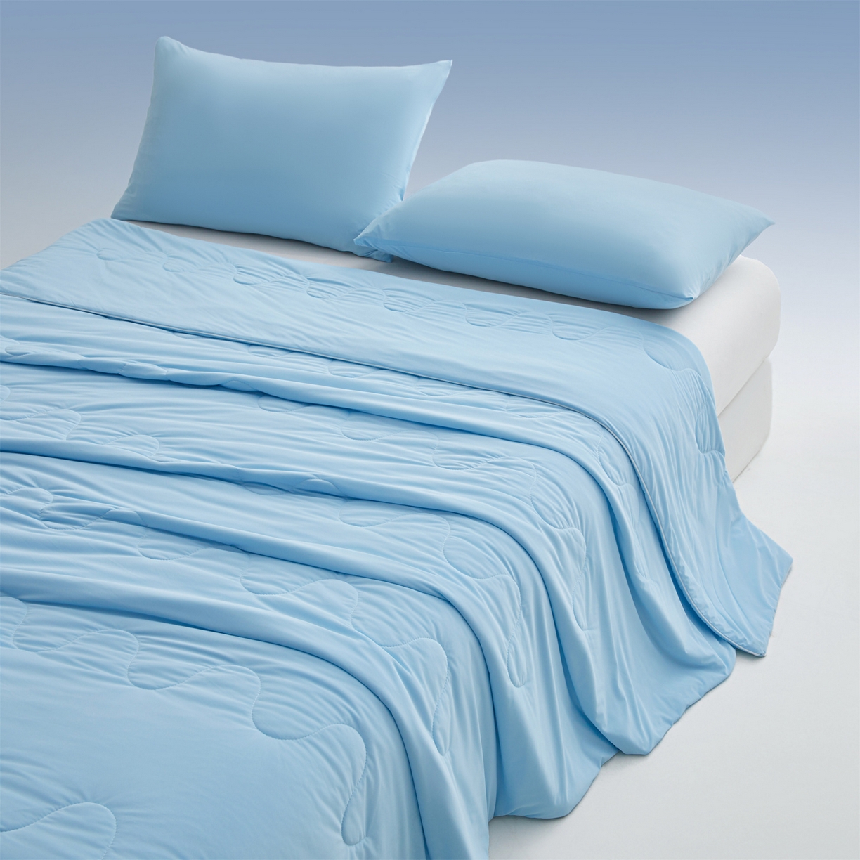 91家纺网 家纺一手货源 找家纺 小禹仔家纺 2026新款氨纶凉感印花夏被 天空蓝