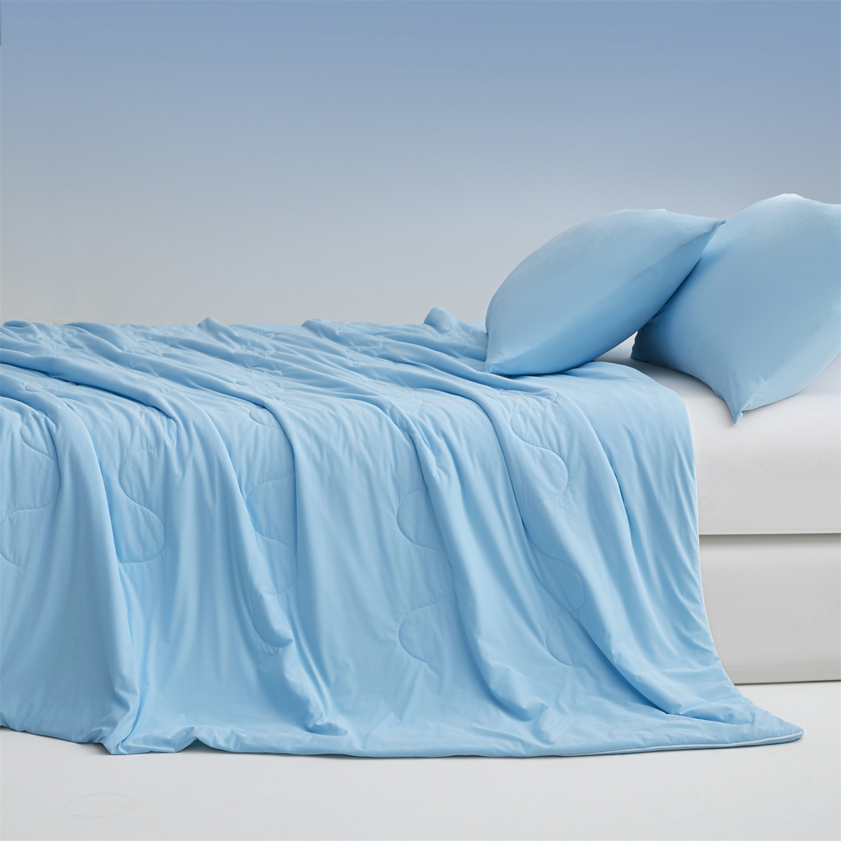 91家纺网 家纺一手货源 找家纺 小禹仔家纺 2026新款氨纶凉感印花夏被 天空蓝