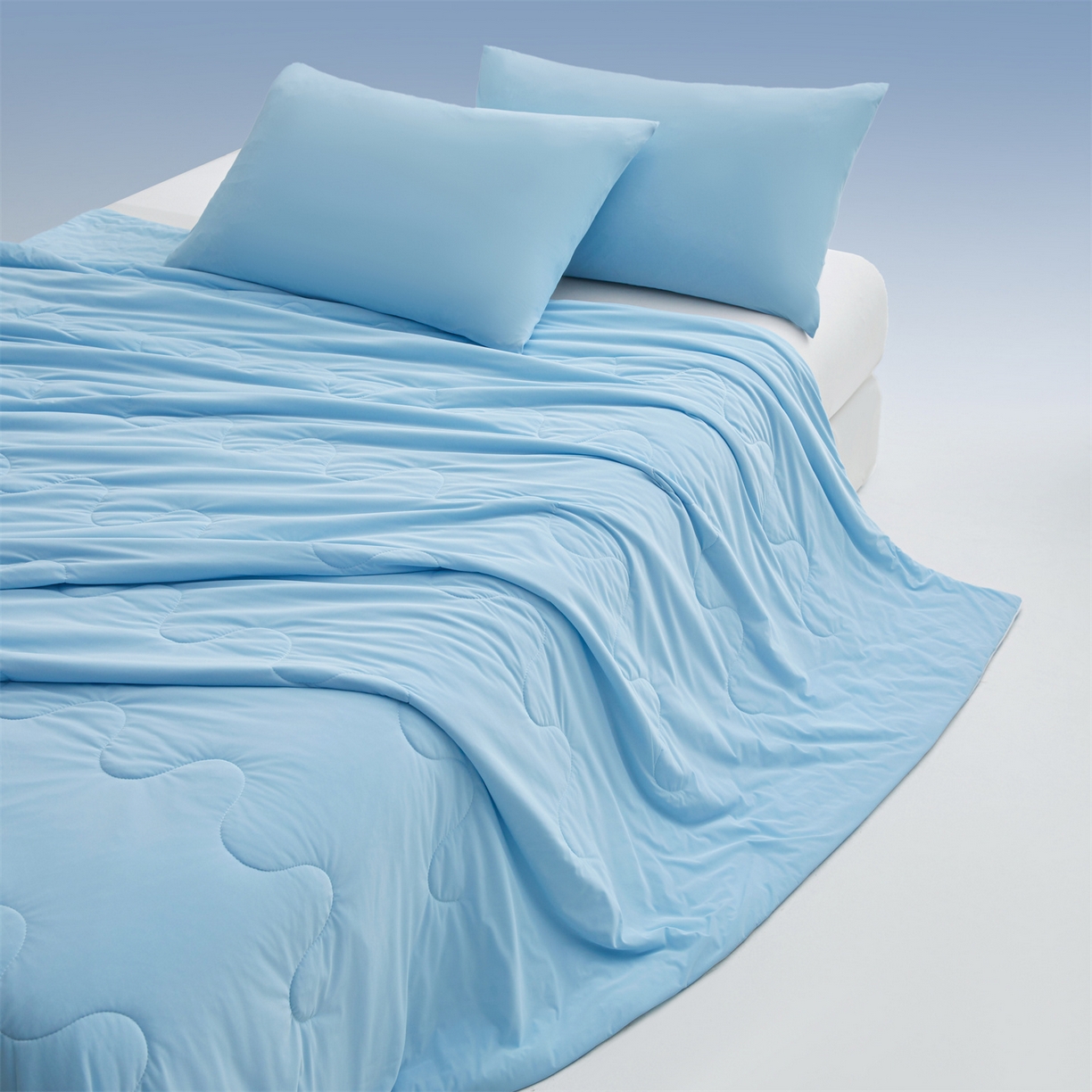 91家纺网 家纺一手货源 找家纺 小禹仔家纺 2026新款氨纶凉感印花夏被 天空蓝