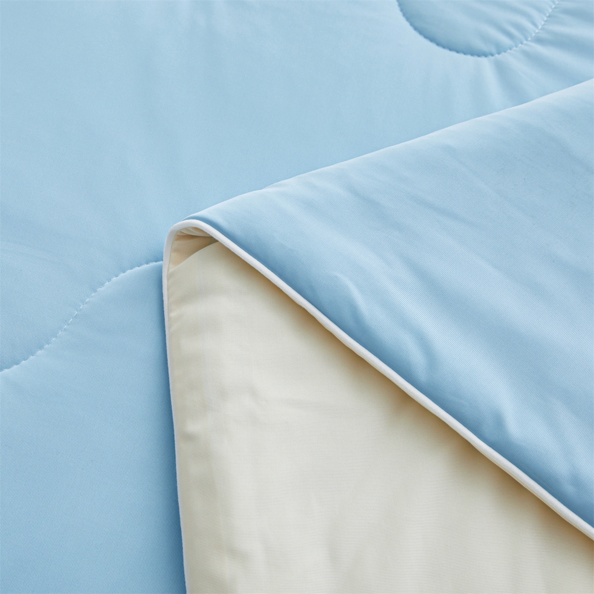 91家纺网 家纺一手货源 找家纺 小禹仔家纺 2026新款氨纶凉感印花夏被 天空蓝拼米色