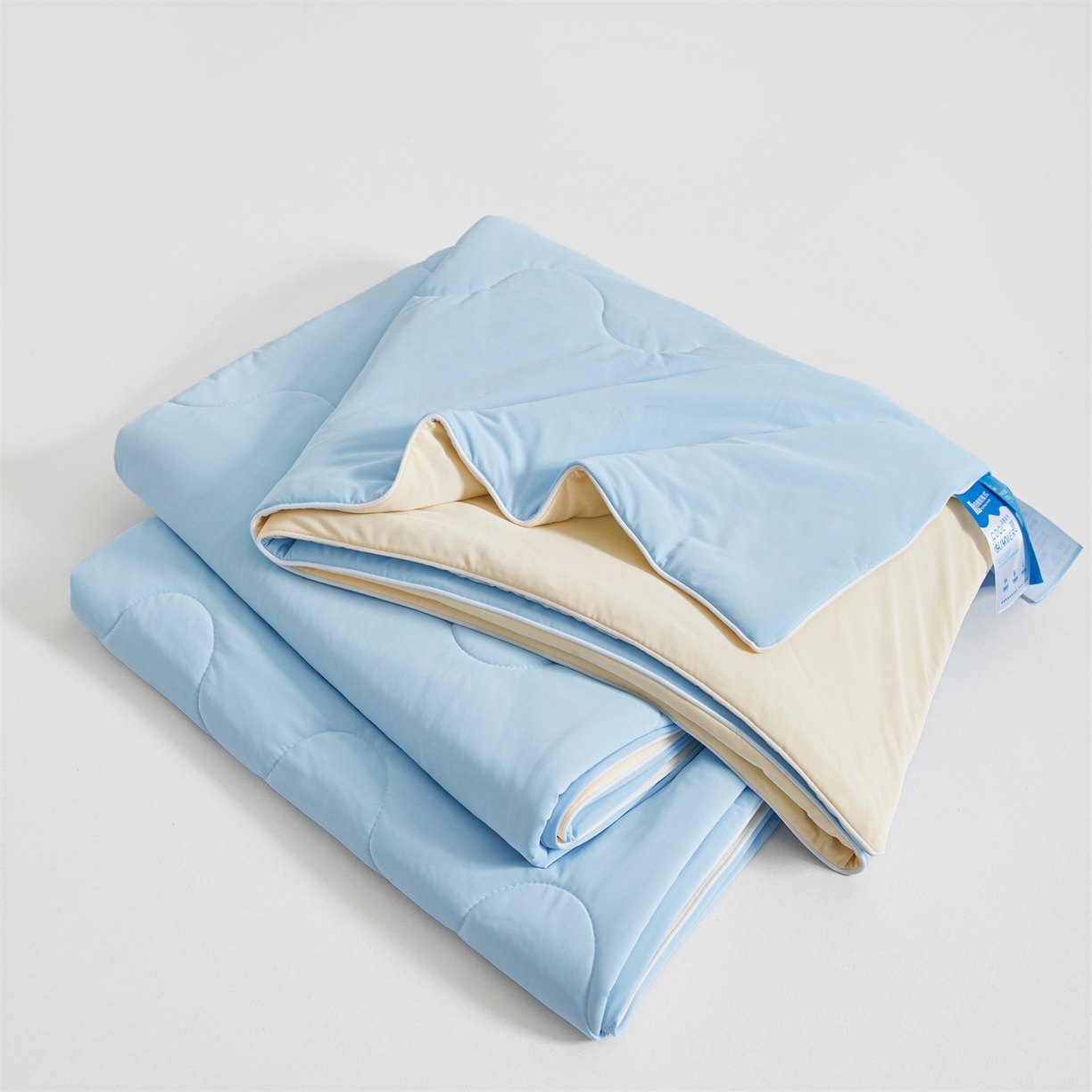 91家纺网 家纺一手货源 找家纺 小禹仔家纺 2026新款氨纶凉感印花夏被 天空蓝拼米色