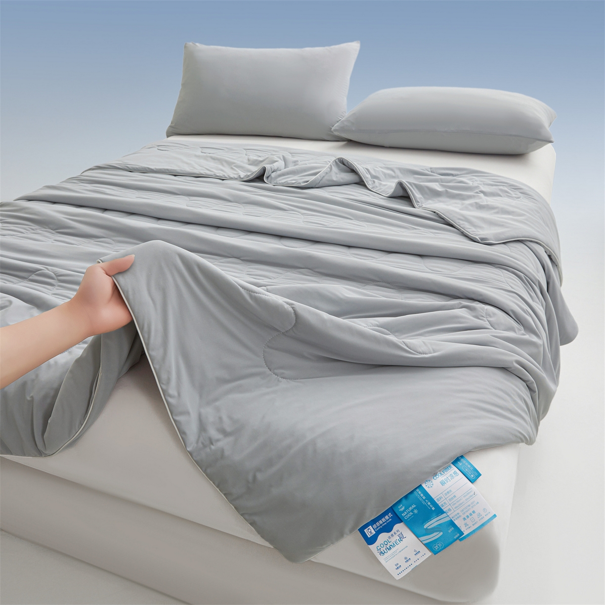 91家纺网 家纺一手货源 找家纺 小禹仔家纺 2026新款氨纶凉感印花夏被 烟云灰