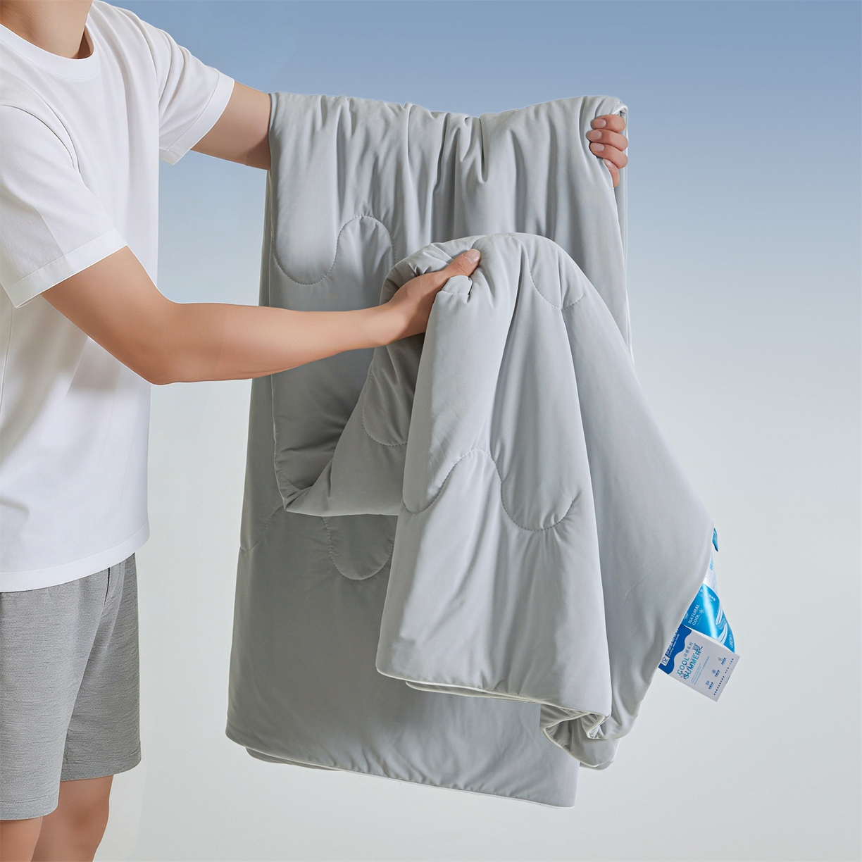 91家纺网 家纺一手货源 找家纺 小禹仔家纺 2026新款氨纶凉感印花夏被 烟云灰