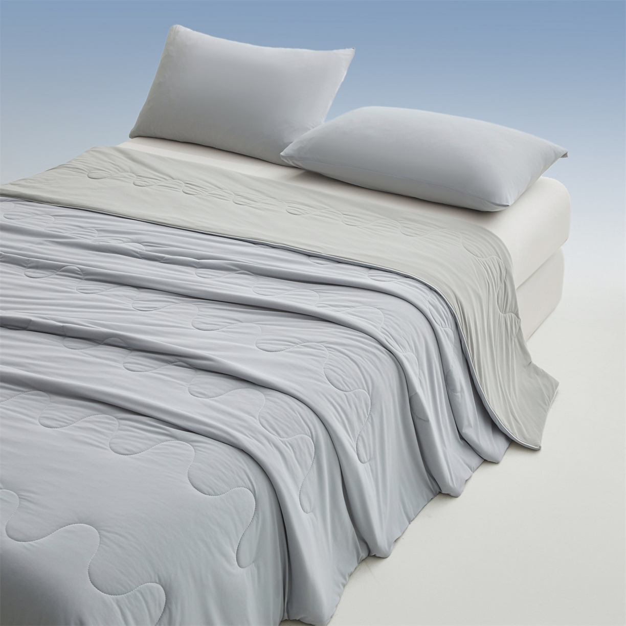 91家纺网 家纺一手货源 找家纺 小禹仔家纺 2026新款氨纶凉感印花夏被 烟云灰拼浅灰