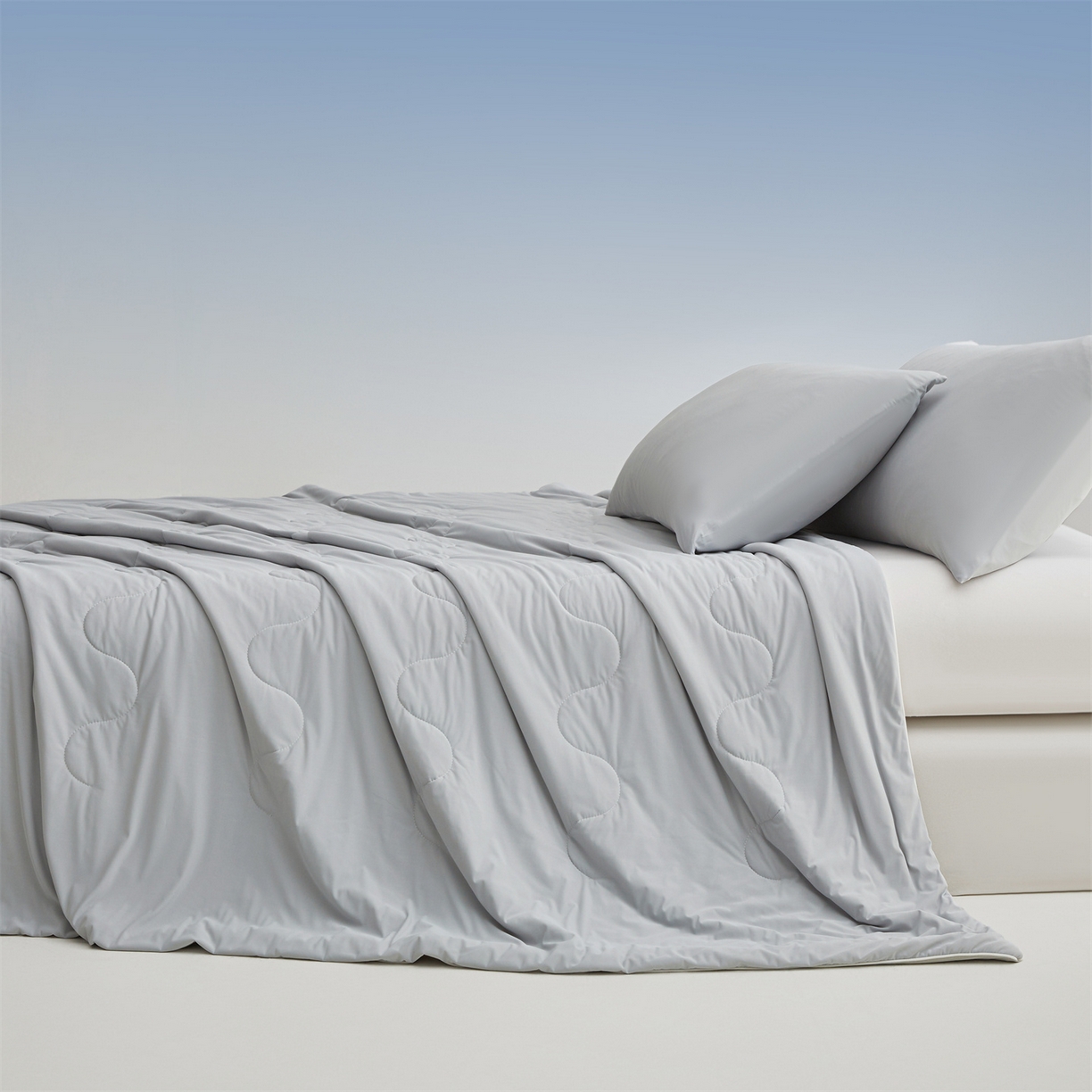 91家纺网 家纺一手货源 找家纺 小禹仔家纺 2026新款氨纶凉感印花夏被 烟云灰拼浅灰