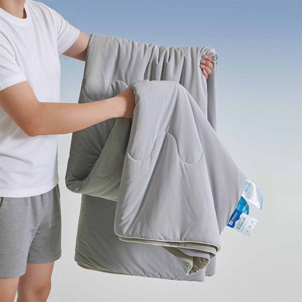 91家纺网 家纺一手货源 找家纺 小禹仔家纺 2026新款氨纶凉感印花夏被 烟云灰拼浅灰