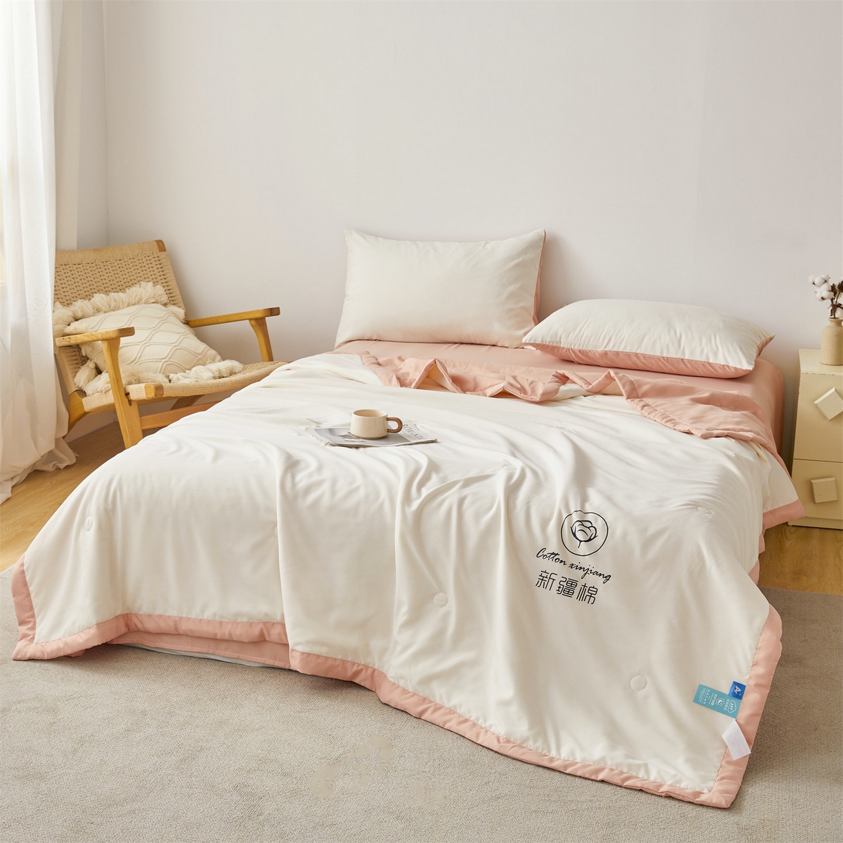 91家纺网 家纺一手货源 找家纺 梵蒂莎 【地板价】2026新品水洗棉新疆棉花夏被纯色夏被格子小清新空调被被子被芯（需要买家秀，加微信） 白粉-粉边