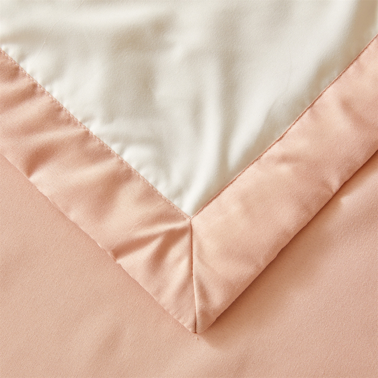 91家纺网 家纺一手货源 找家纺 梵蒂莎 【地板价】2026新品水洗棉新疆棉花夏被纯色夏被格子小清新空调被被子被芯（需要买家秀，加微信） 白粉-粉边