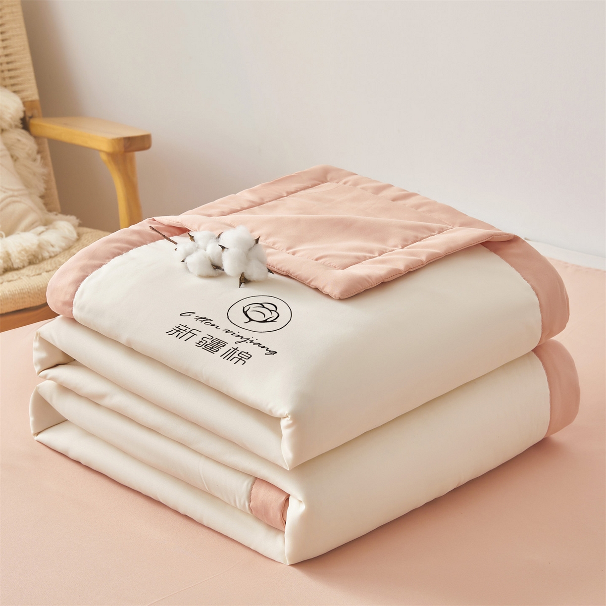 91家纺网 家纺一手货源 找家纺 梵蒂莎 【地板价】2026新品水洗棉新疆棉花夏被纯色夏被格子小清新空调被被子被芯（需要买家秀，加微信） 白粉-粉边