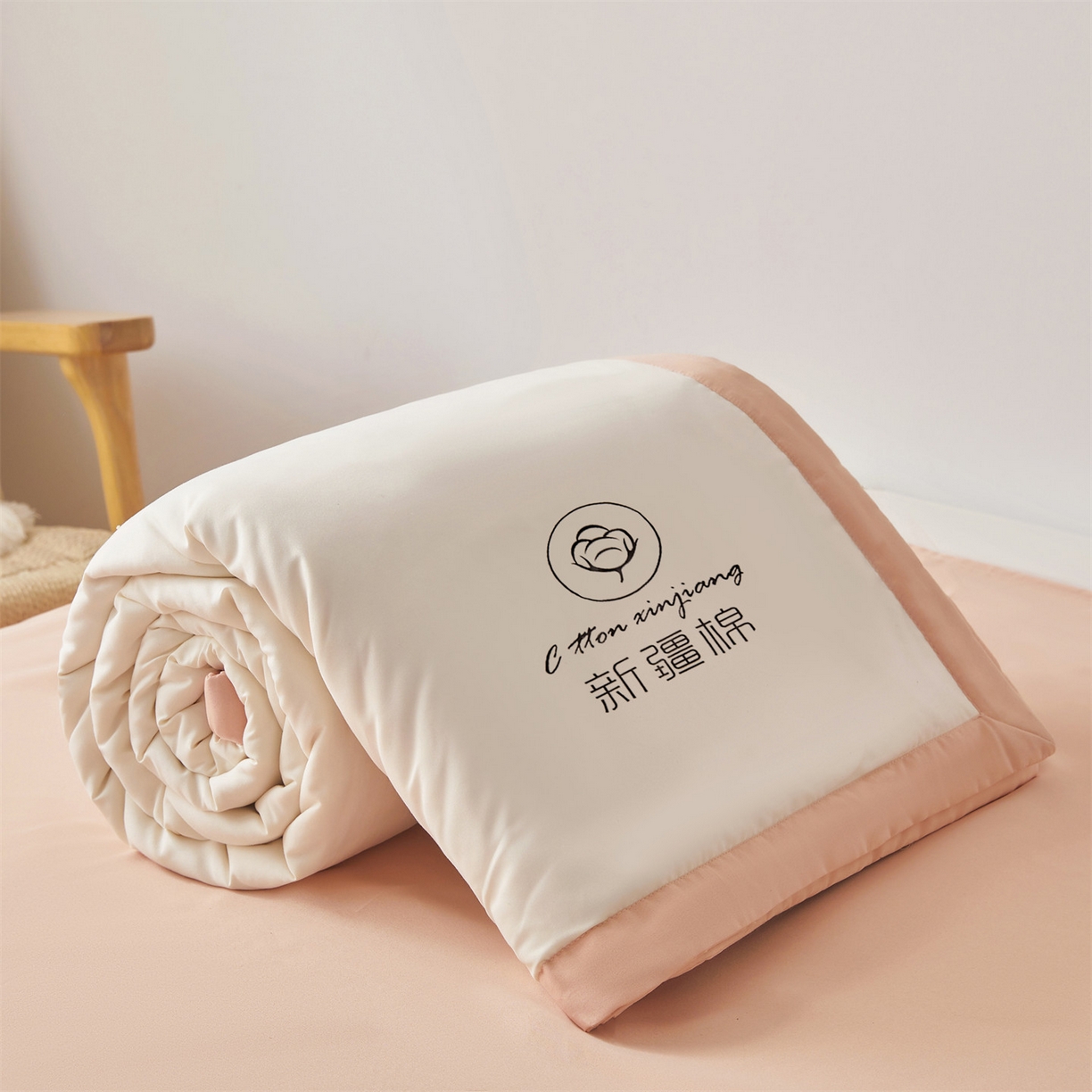 91家纺网 家纺一手货源 找家纺 梵蒂莎 【地板价】2026新品水洗棉新疆棉花夏被纯色夏被格子小清新空调被被子被芯（需要买家秀，加微信） 白粉-粉边