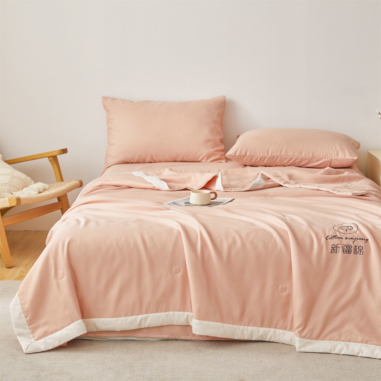 91家纺网 家纺一手货源 找家纺 梵蒂莎 【地板价】2026新品水洗棉新疆棉花夏被纯色夏被格子小清新空调被被子被芯（需要买家秀，加微信） 粉玉-白边