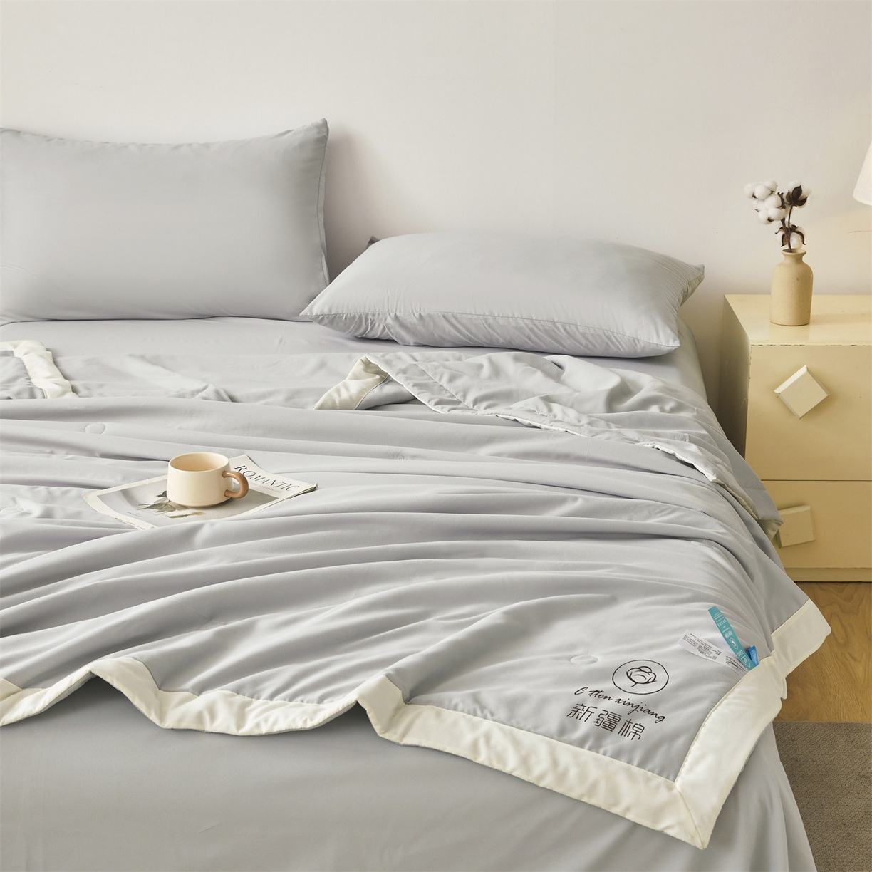 91家纺网 家纺一手货源 找家纺 梵蒂莎 【地板价】2026新品水洗棉新疆棉花夏被纯色夏被格子小清新空调被被子被芯（需要买家秀，加微信） 灰色-白边