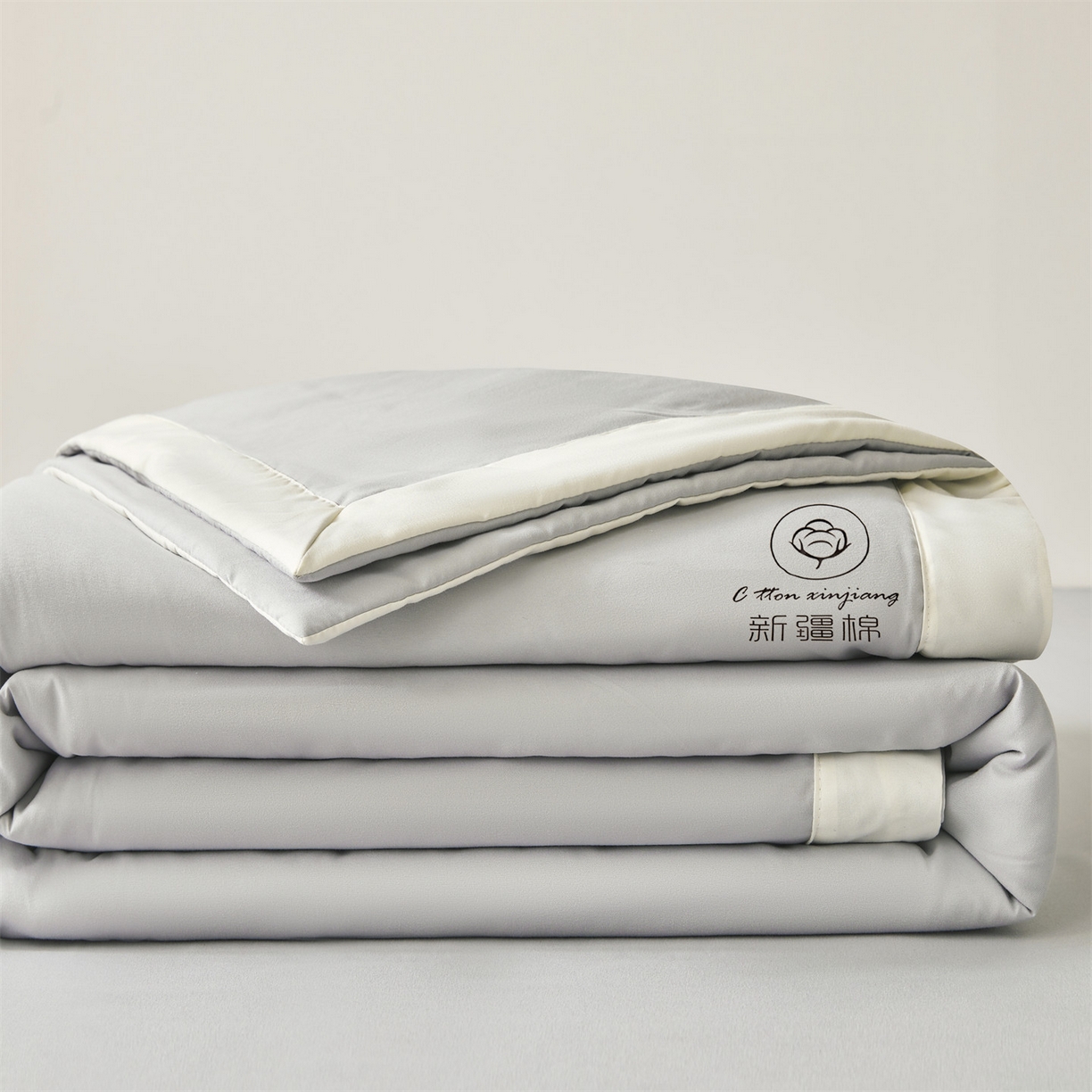 91家纺网 家纺一手货源 找家纺 梵蒂莎 【地板价】2026新品水洗棉新疆棉花夏被纯色夏被格子小清新空调被被子被芯（需要买家秀，加微信） 灰色-白边