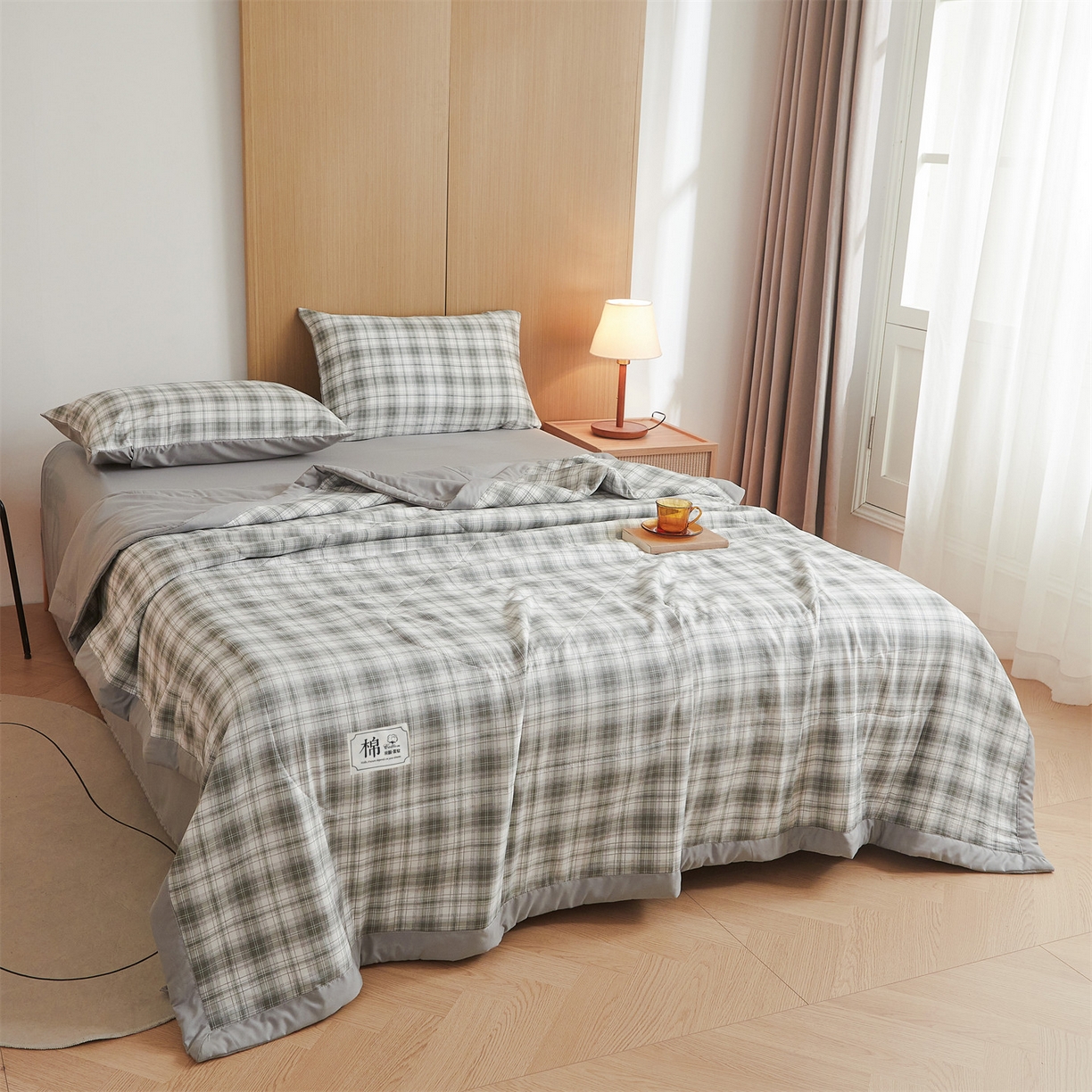 91家纺网 家纺一手货源 找家纺 梵蒂莎 【地板价】2026新品水洗棉新疆棉花夏被无印风夏被格子空调被被子被芯（需要买家秀，加微信） 艾琳-灰