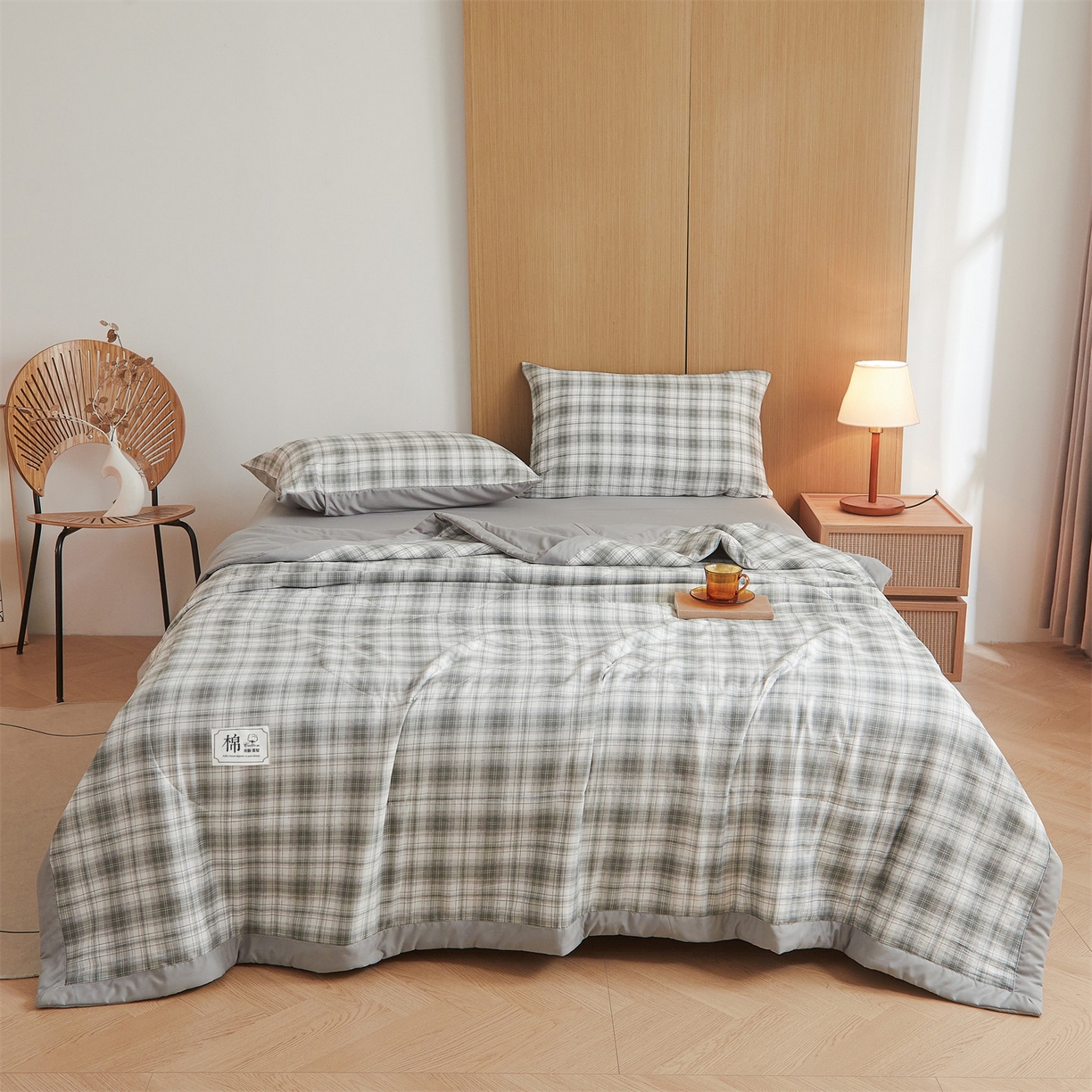 91家纺网 家纺一手货源 找家纺 梵蒂莎 【地板价】2026新品水洗棉新疆棉花夏被无印风夏被格子空调被被子被芯（需要买家秀，加微信） 艾琳-灰