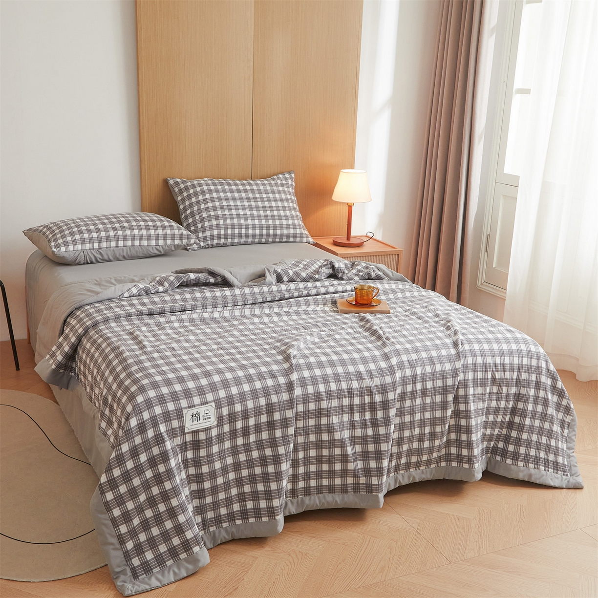 91家纺网 家纺一手货源 找家纺 梵蒂莎 【地板价】2026新品水洗棉新疆棉花夏被无印风夏被格子空调被被子被芯（需要买家秀，加微信） 澳白-灰