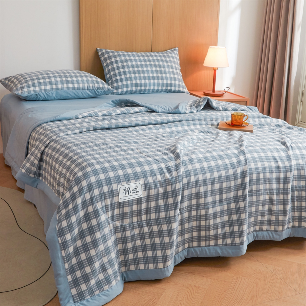 91家纺网 家纺一手货源 找家纺 梵蒂莎 【地板价】2026新品水洗棉新疆棉花夏被无印风夏被格子空调被被子被芯（需要买家秀，加微信） 澳白-蓝