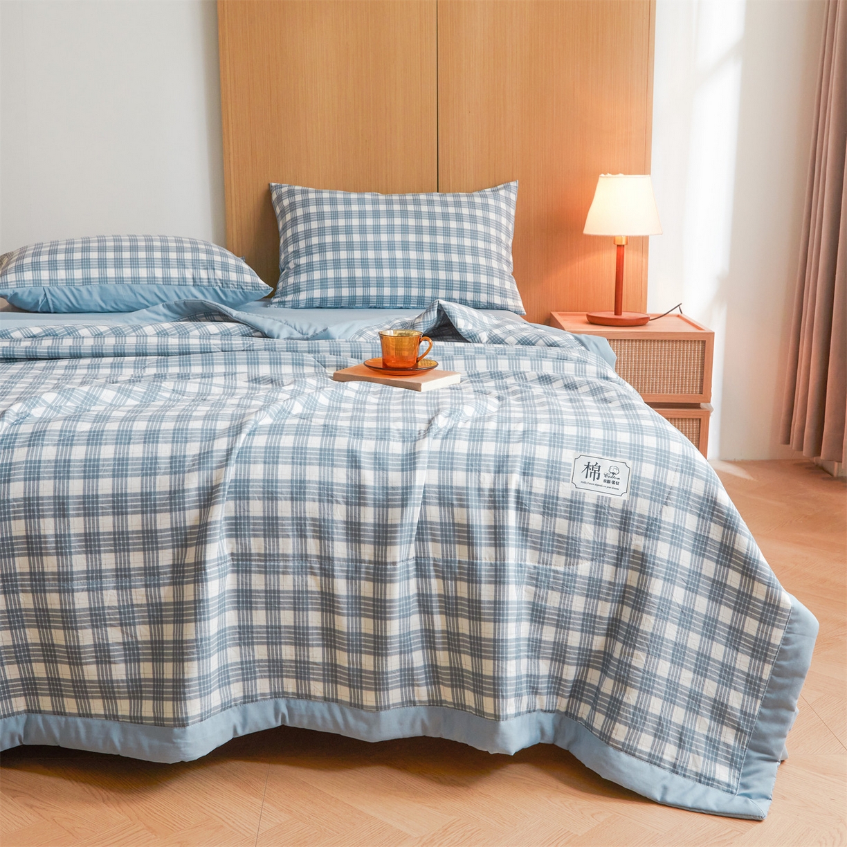 91家纺网 家纺一手货源 找家纺 梵蒂莎 【地板价】2026新品水洗棉新疆棉花夏被无印风夏被格子空调被被子被芯（需要买家秀，加微信） 澳白-蓝