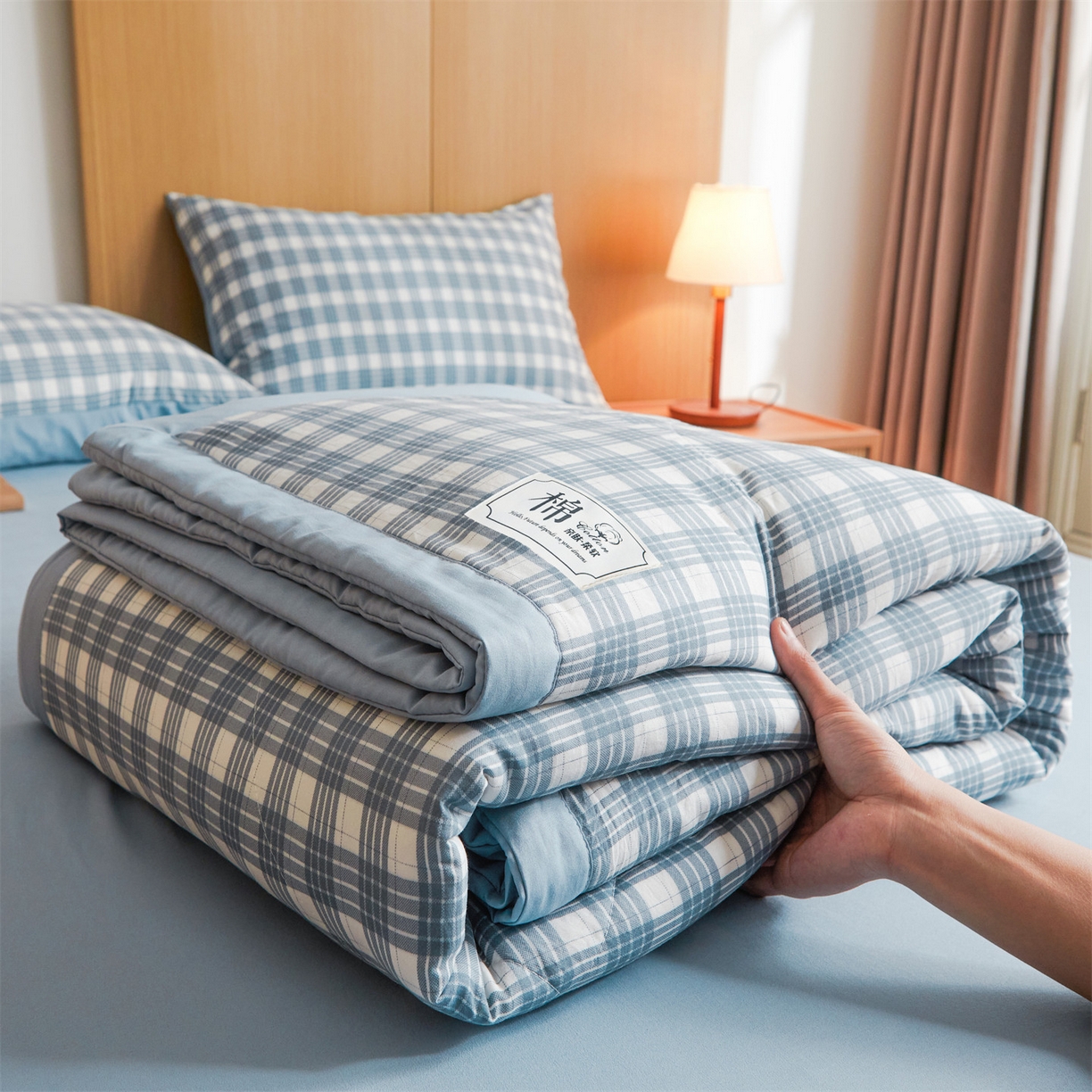 91家纺网 家纺一手货源 找家纺 梵蒂莎 【地板价】2026新品水洗棉新疆棉花夏被无印风夏被格子空调被被子被芯（需要买家秀，加微信） 澳白-蓝