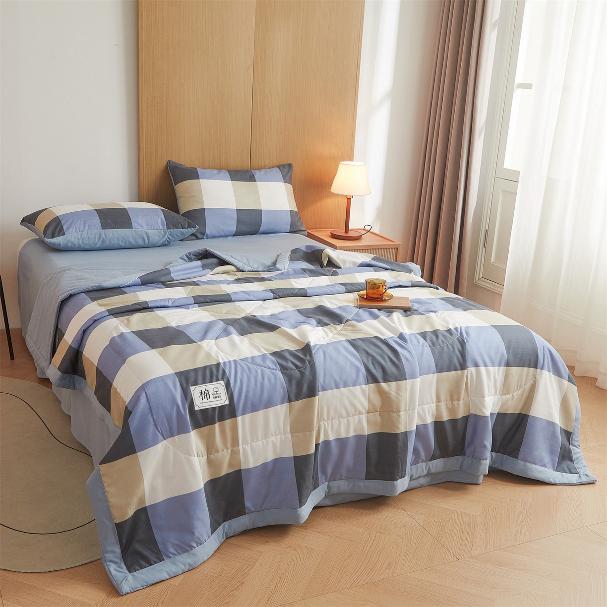 91家纺网 家纺一手货源 找家纺 梵蒂莎 【地板价】2026新品水洗棉新疆棉花夏被无印风夏被格子空调被被子被芯（需要买家秀，加微信） 蓝灰大格
