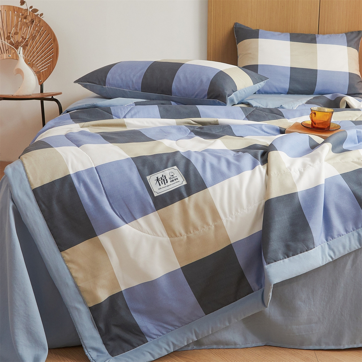 91家纺网 家纺一手货源 找家纺 梵蒂莎 【地板价】2026新品水洗棉新疆棉花夏被无印风夏被格子空调被被子被芯（需要买家秀，加微信） 蓝灰大格